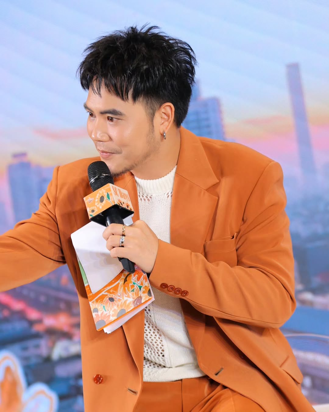 อ๋อง - เขมรัชต์ สุนทรนนท์