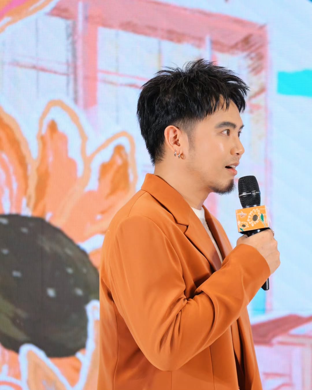 อ๋อง - เขมรัชต์ สุนทรนนท์