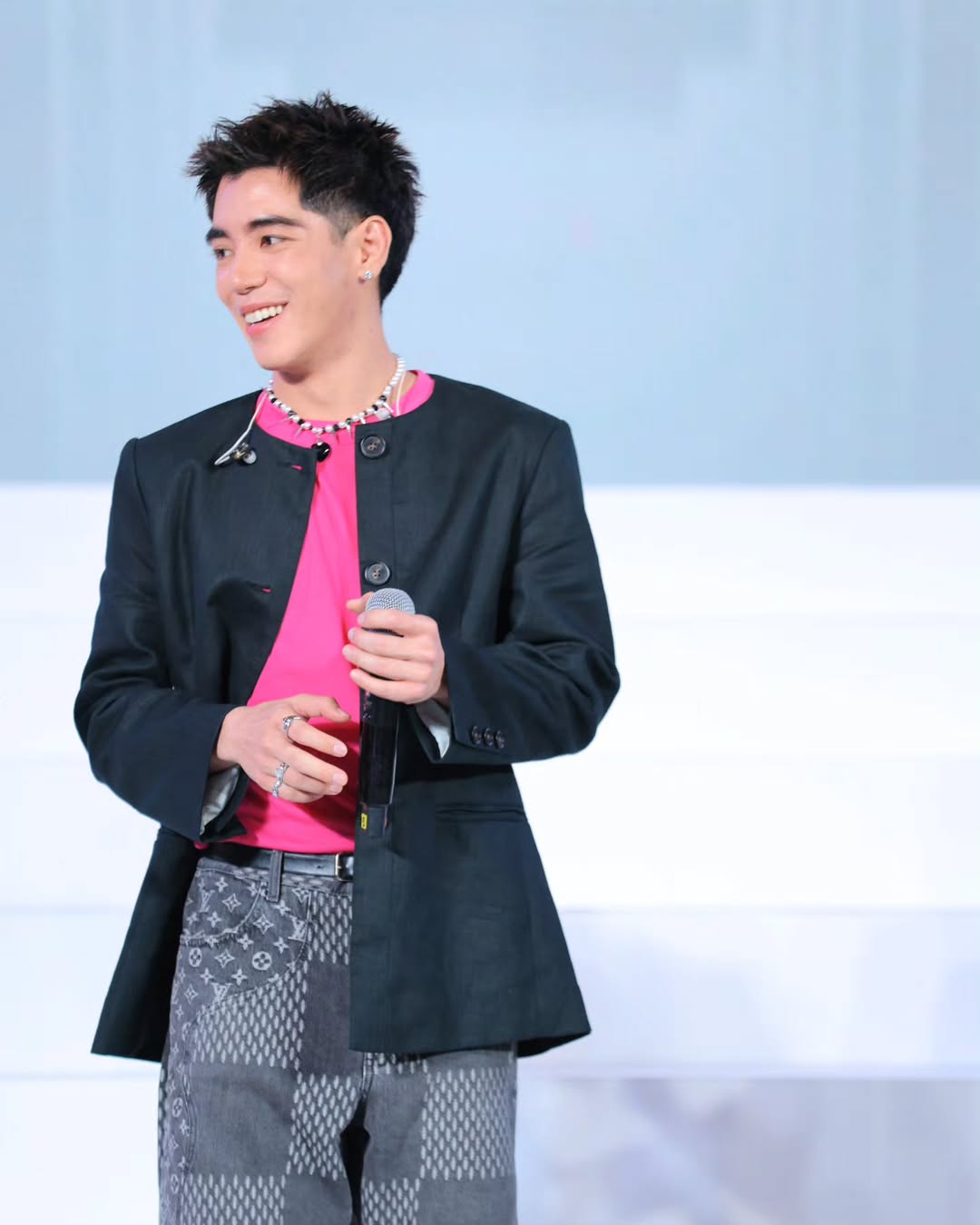 อ๋อง - เขมรัชต์ สุนทรนนท์