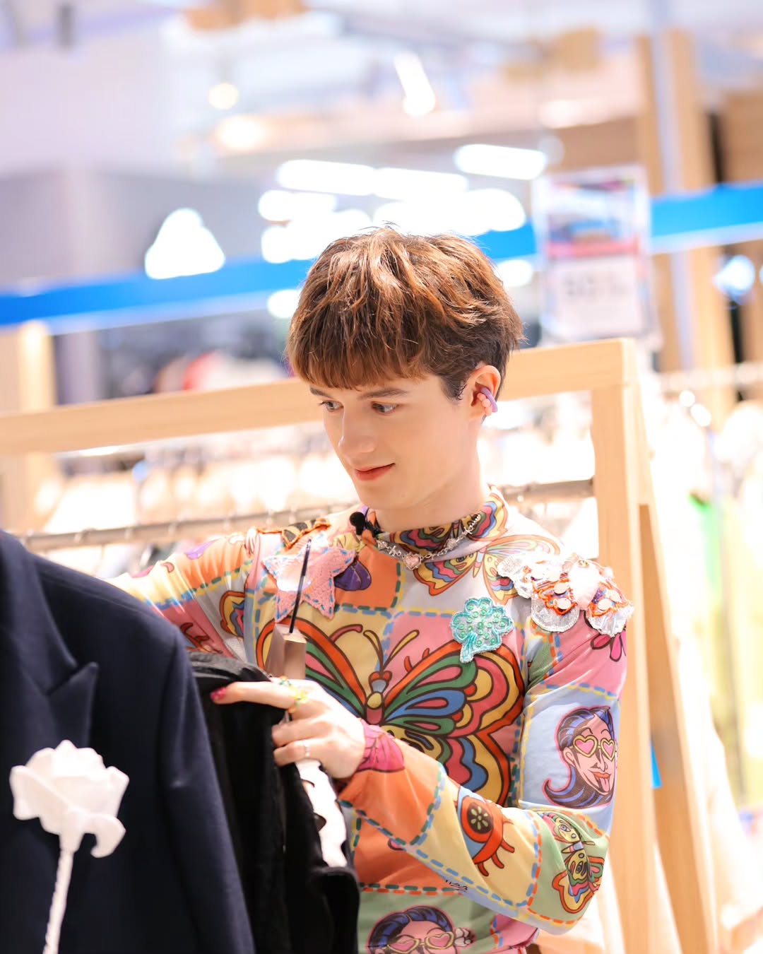 อ๋อง - เขมรัชต์ สุนทรนนท์