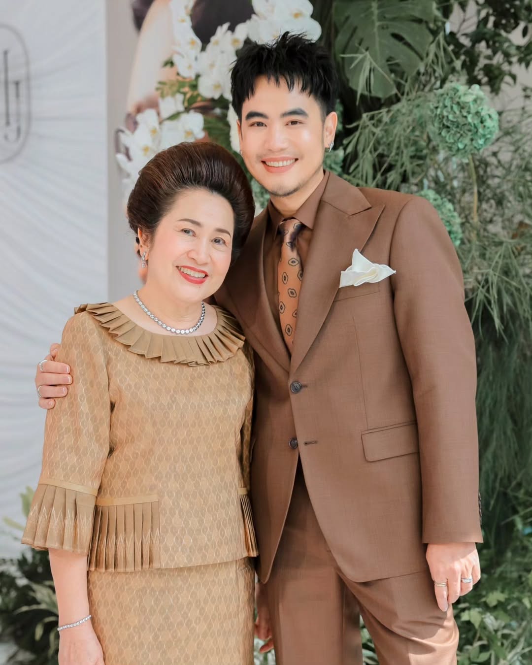 อ๋อง - เขมรัชต์ สุนทรนนท์