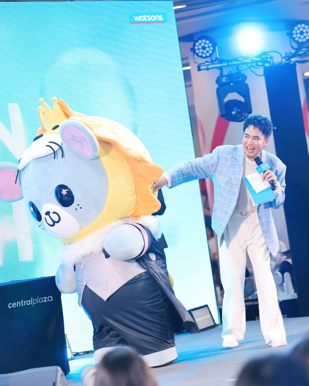 อ๋อง - เขมรัชต์ สุนทรนนท์
