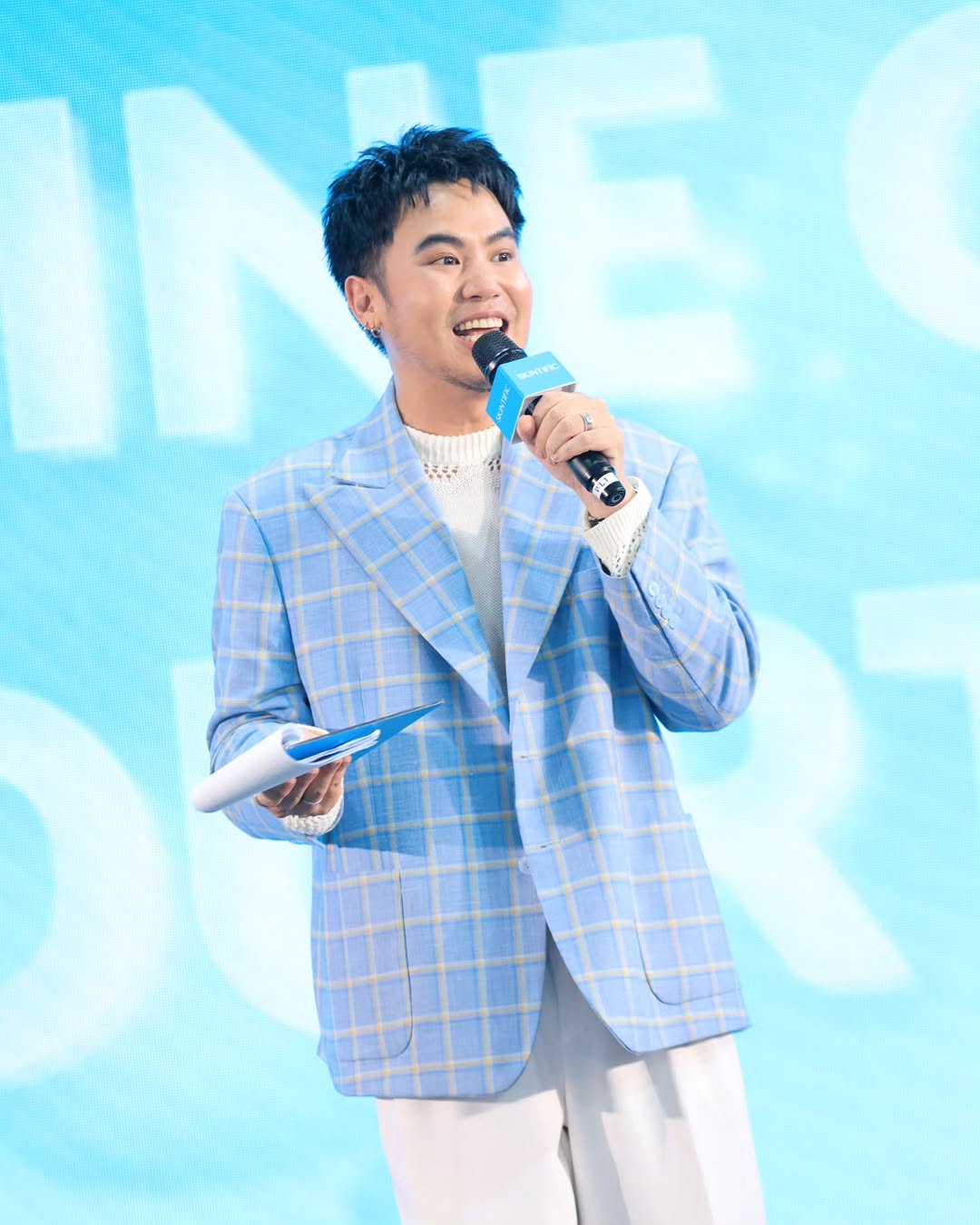 อ๋อง - เขมรัชต์ สุนทรนนท์