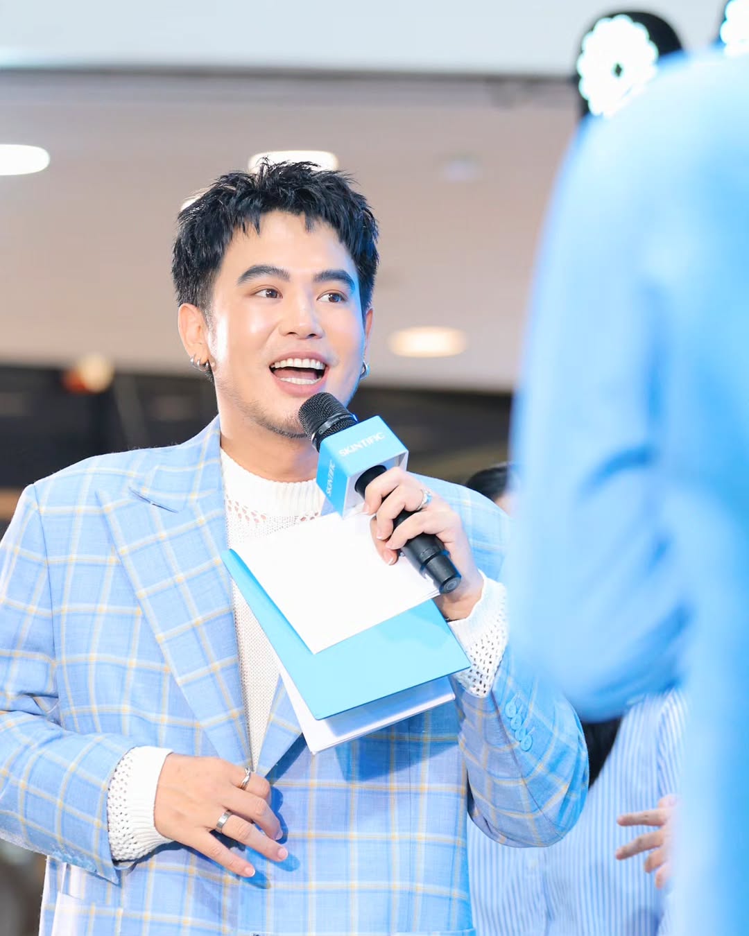 อ๋อง - เขมรัชต์ สุนทรนนท์