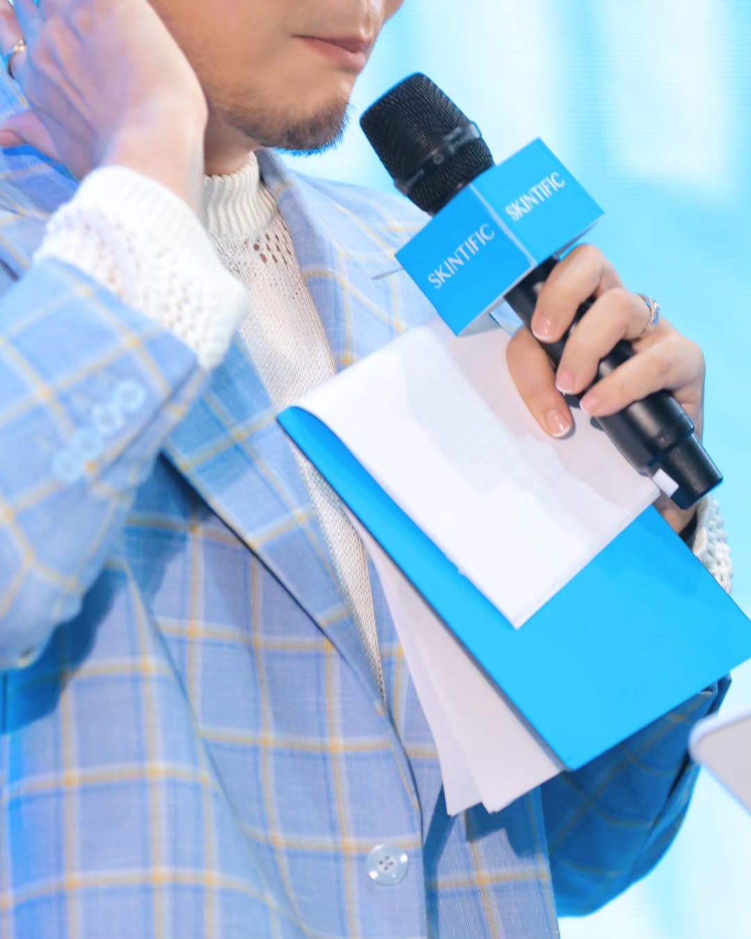 อ๋อง - เขมรัชต์ สุนทรนนท์