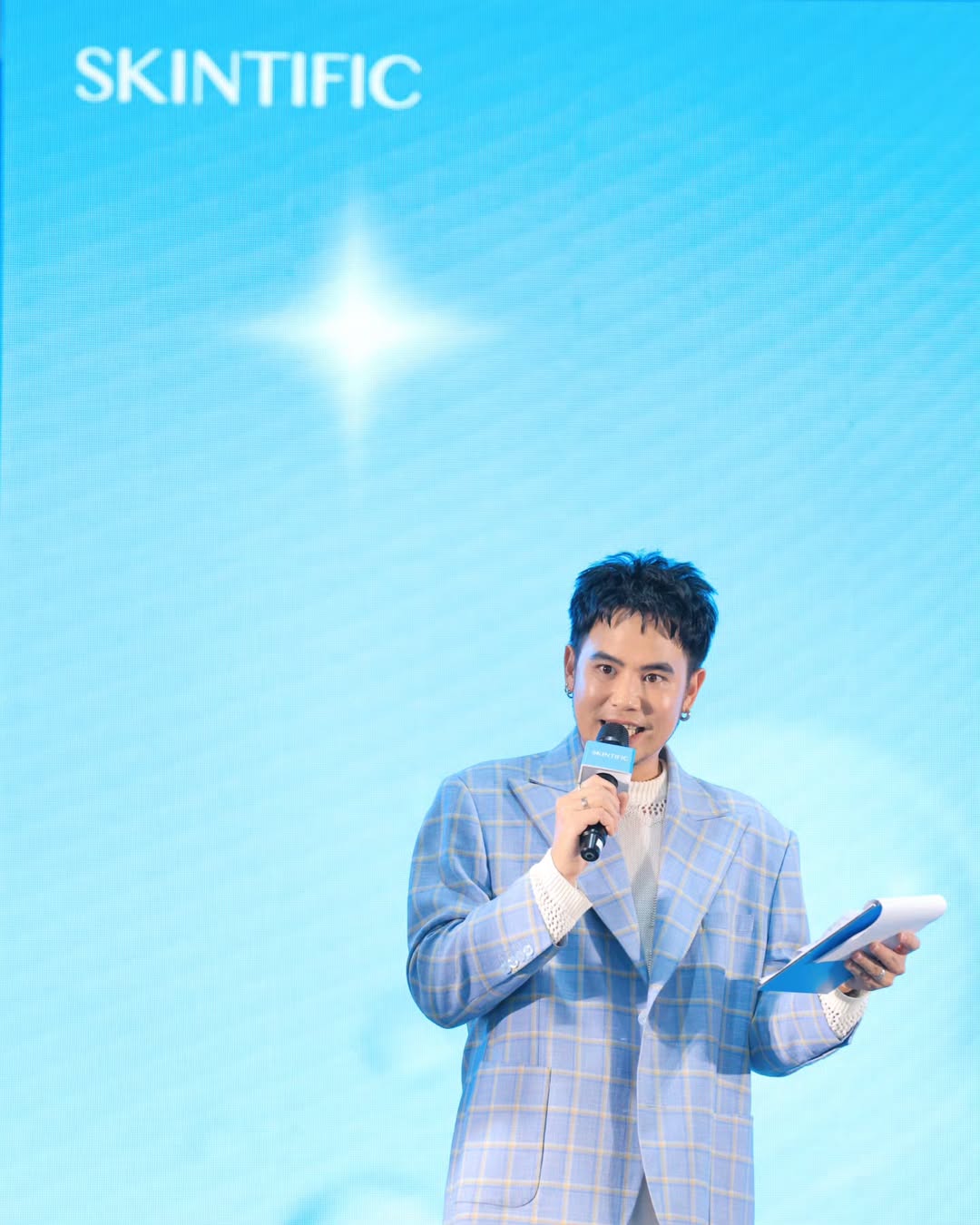 อ๋อง - เขมรัชต์ สุนทรนนท์