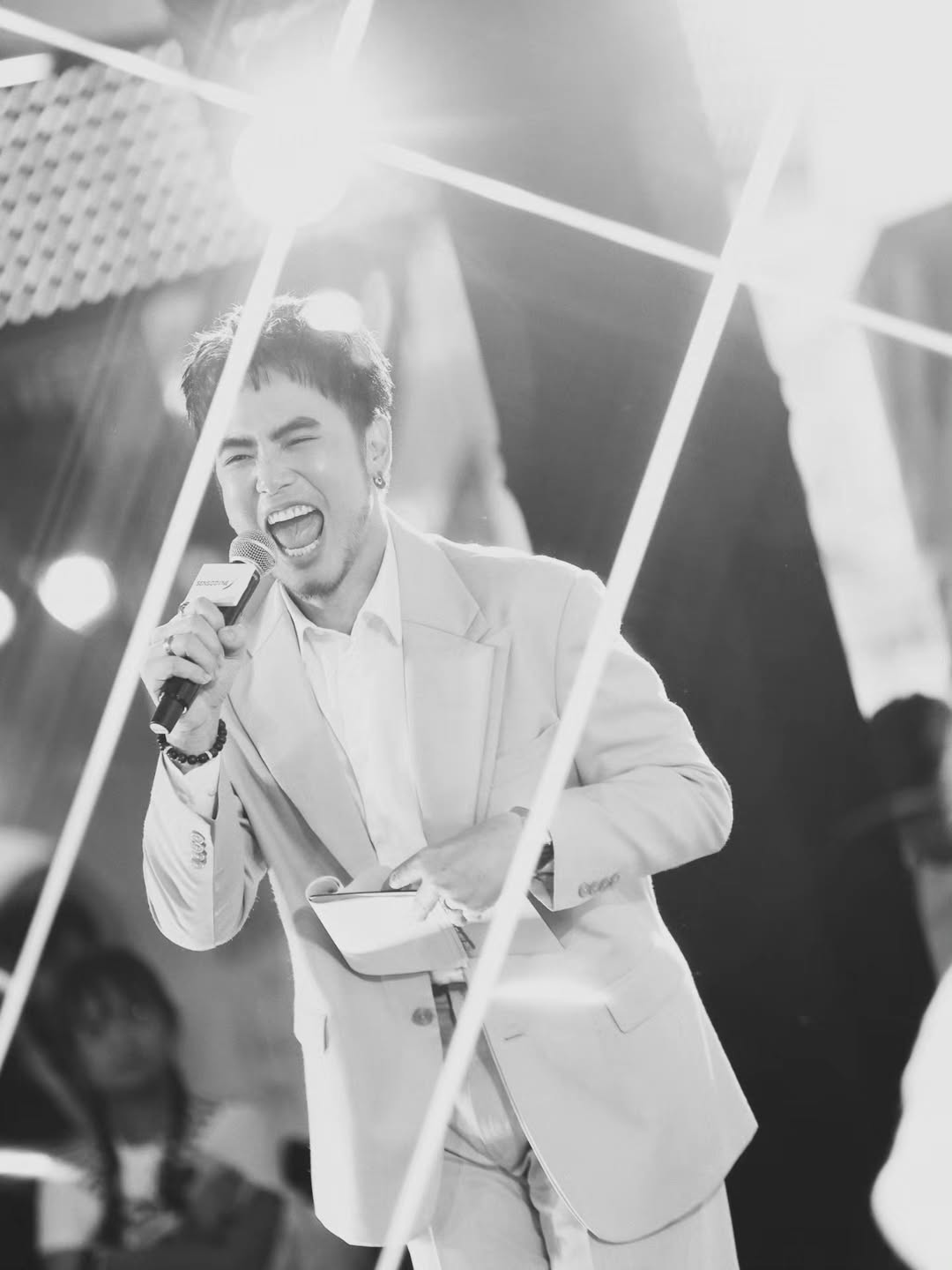 อ๋อง - เขมรัชต์ สุนทรนนท์