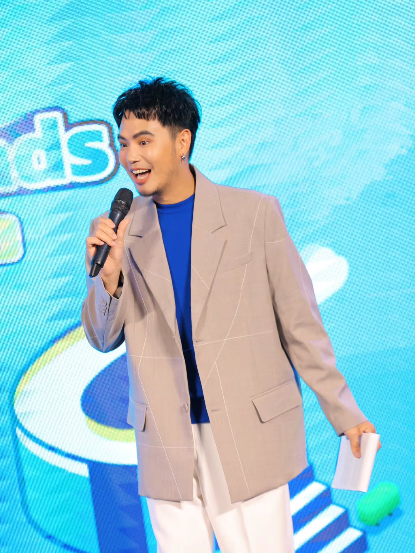 อ๋อง - เขมรัชต์ สุนทรนนท์