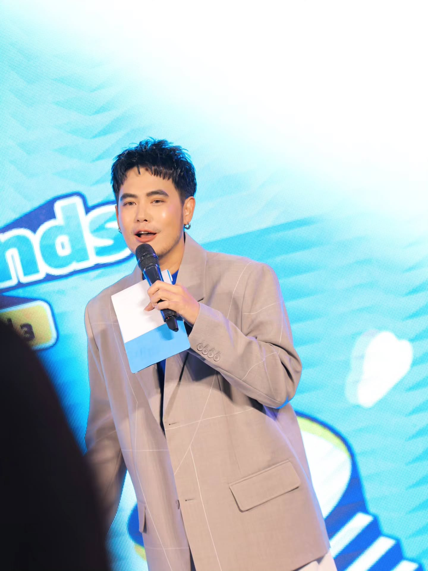 อ๋อง - เขมรัชต์ สุนทรนนท์