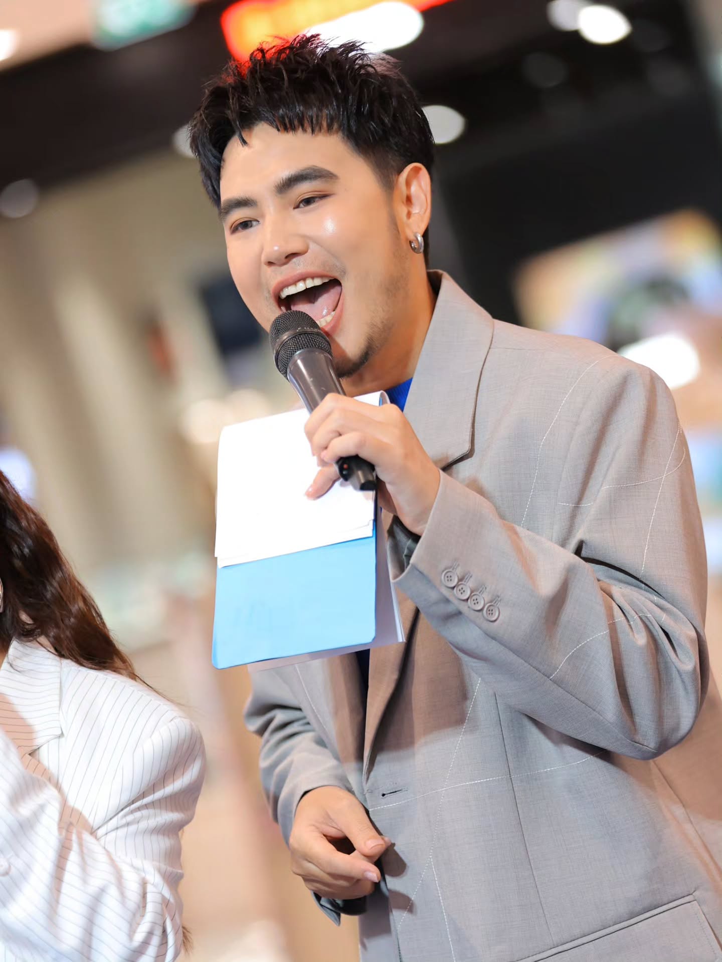 อ๋อง - เขมรัชต์ สุนทรนนท์