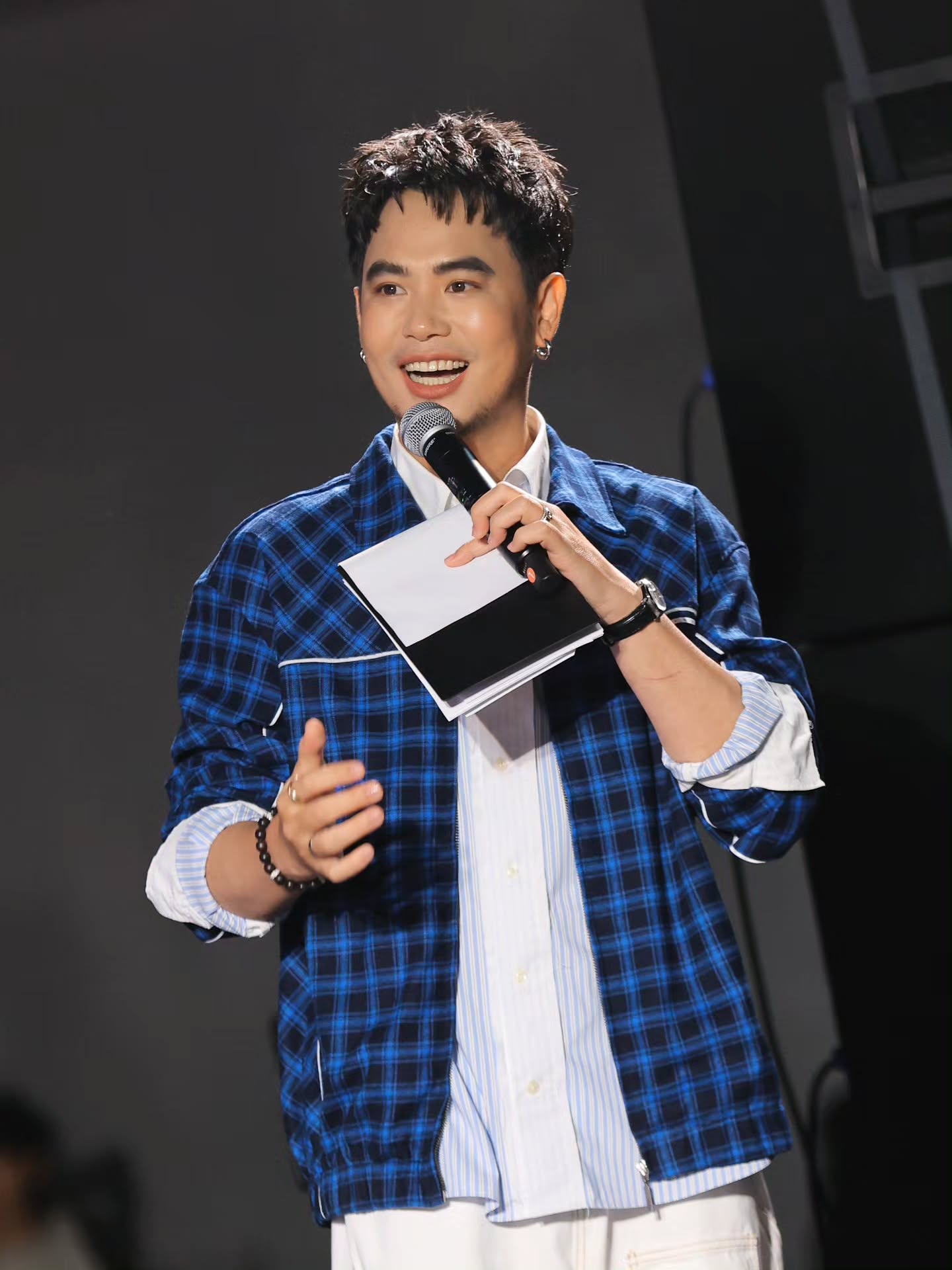 อ๋อง - เขมรัชต์ สุนทรนนท์