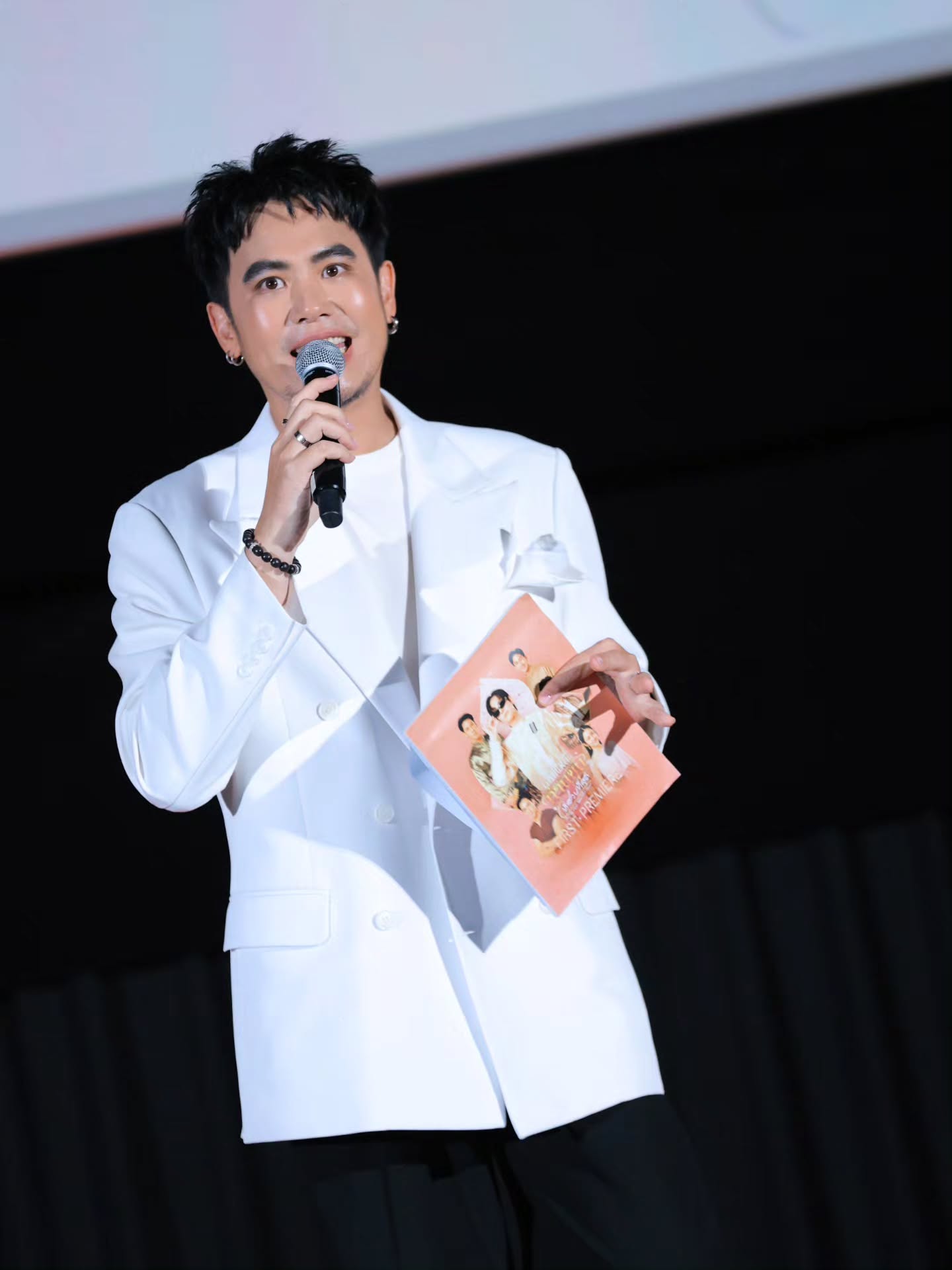 อ๋อง - เขมรัชต์ สุนทรนนท์