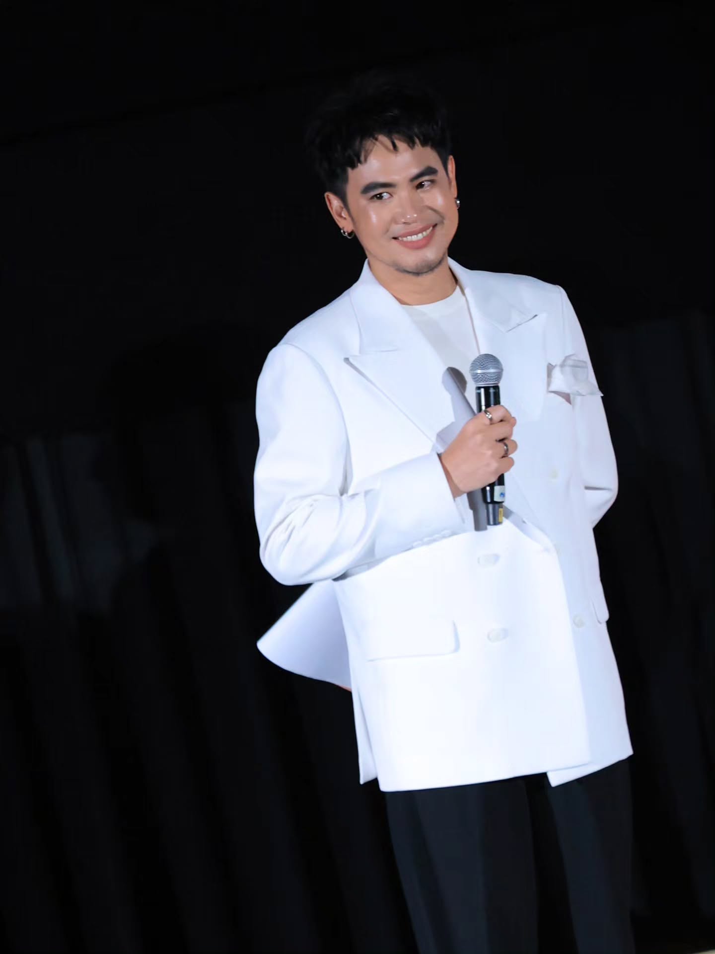 อ๋อง - เขมรัชต์ สุนทรนนท์