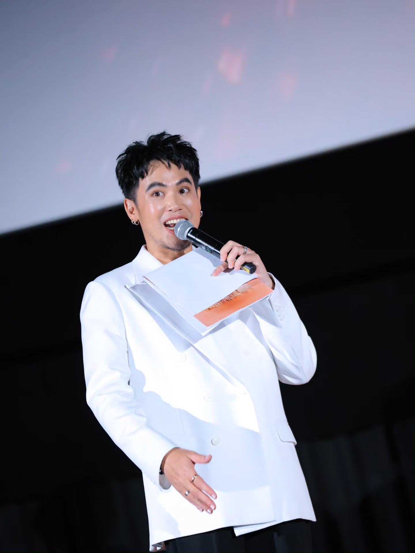 อ๋อง - เขมรัชต์ สุนทรนนท์