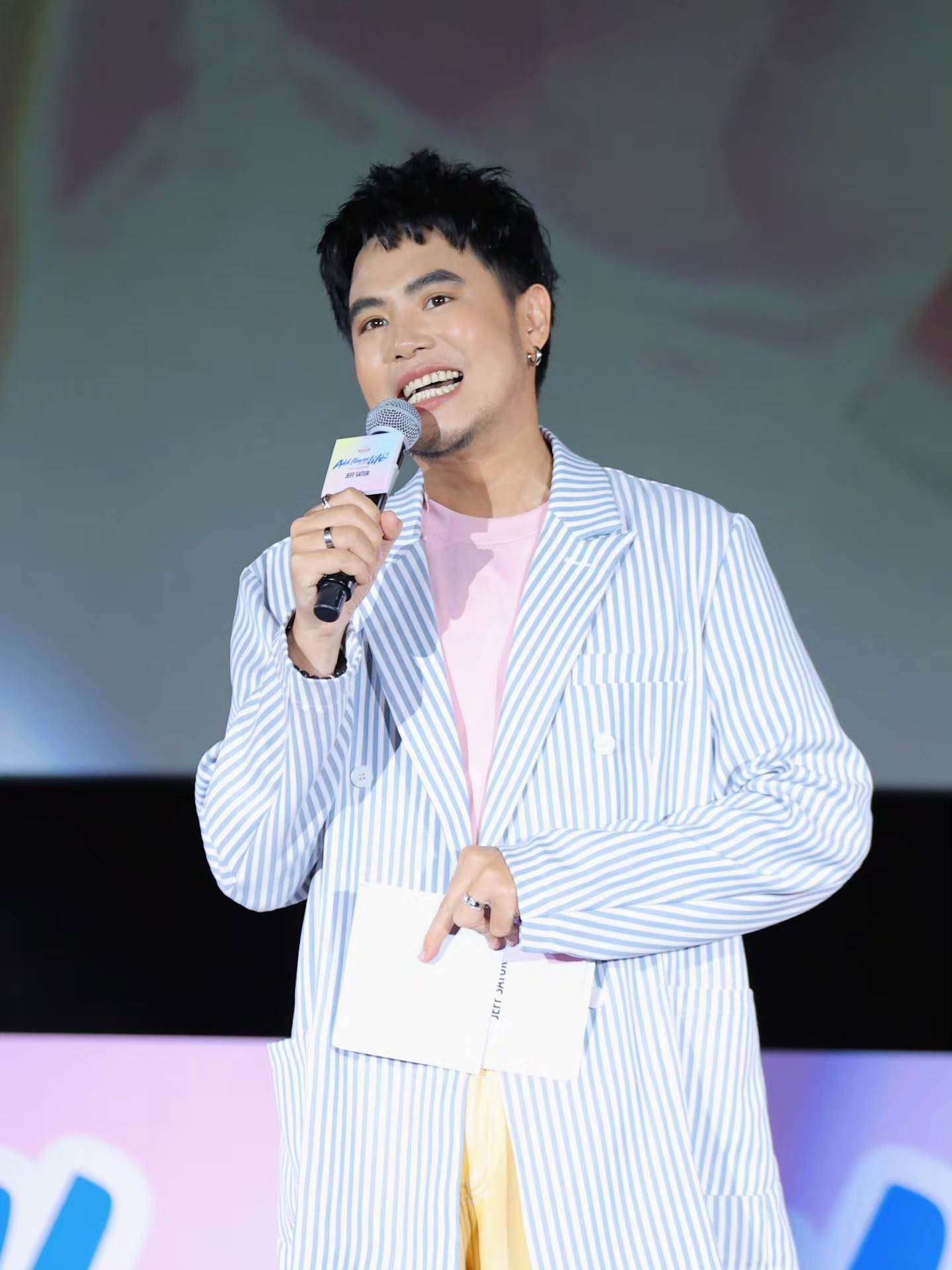 อ๋อง - เขมรัชต์ สุนทรนนท์