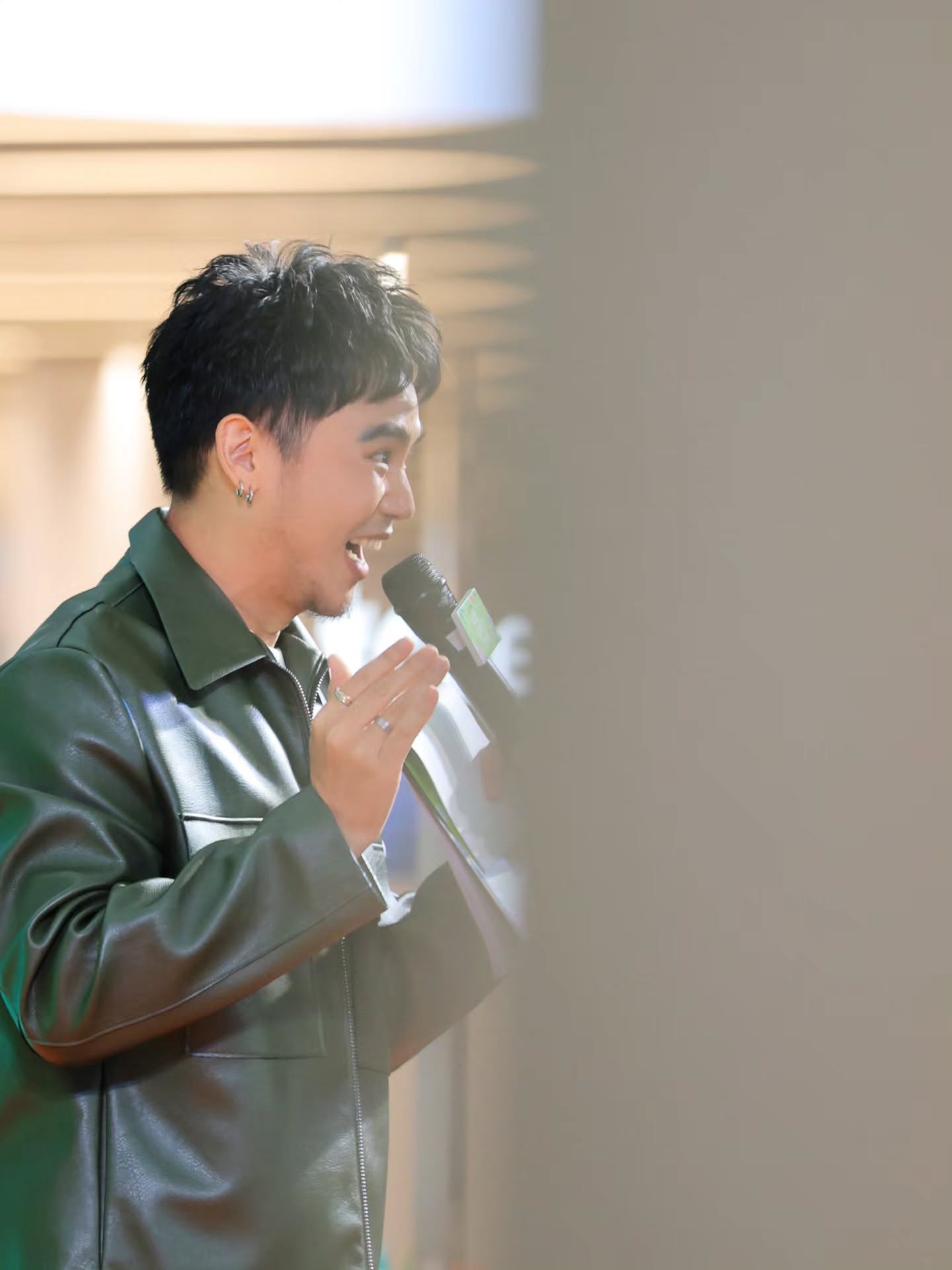 อ๋อง - เขมรัชต์ สุนทรนนท์
