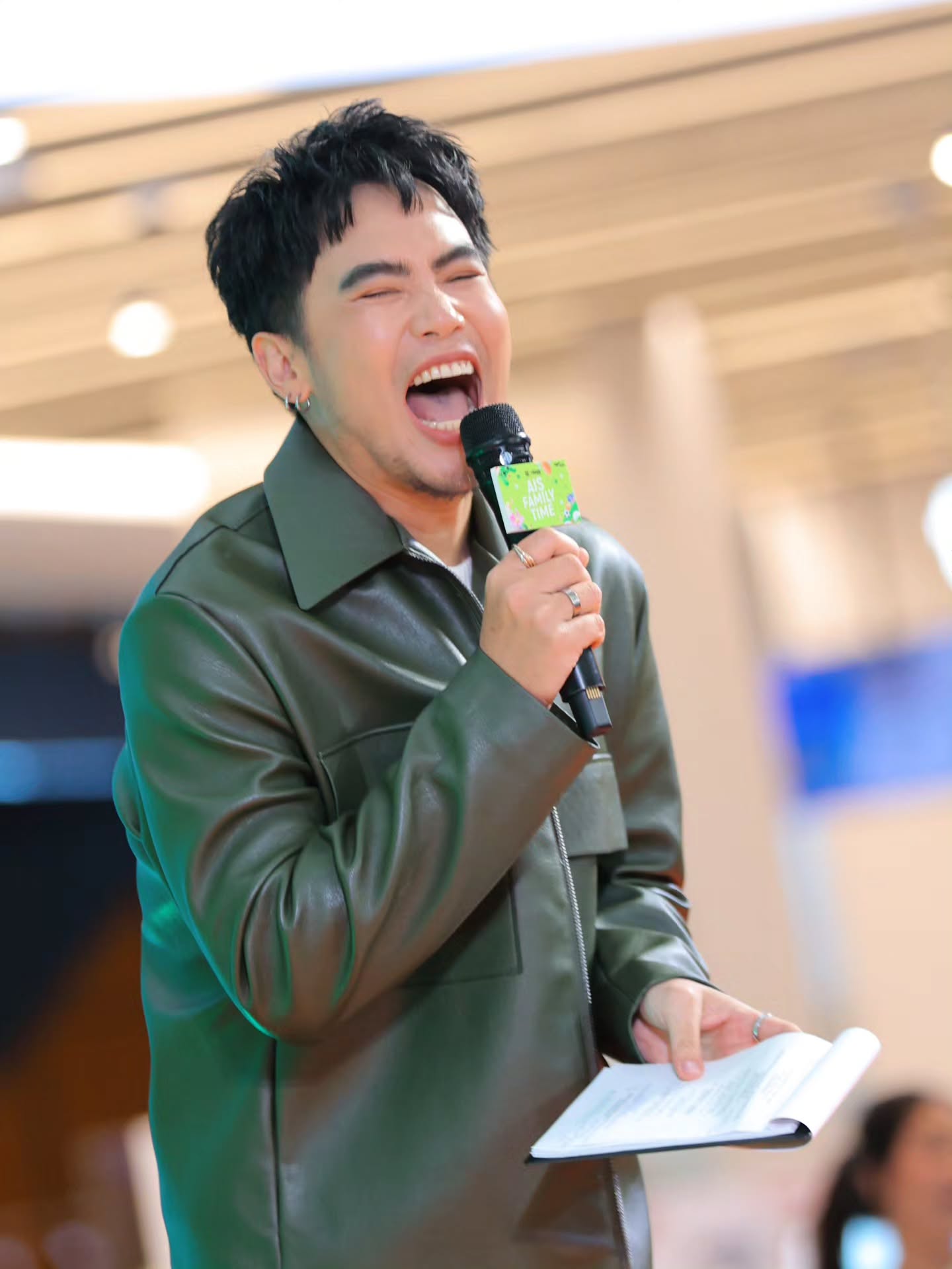 อ๋อง - เขมรัชต์ สุนทรนนท์