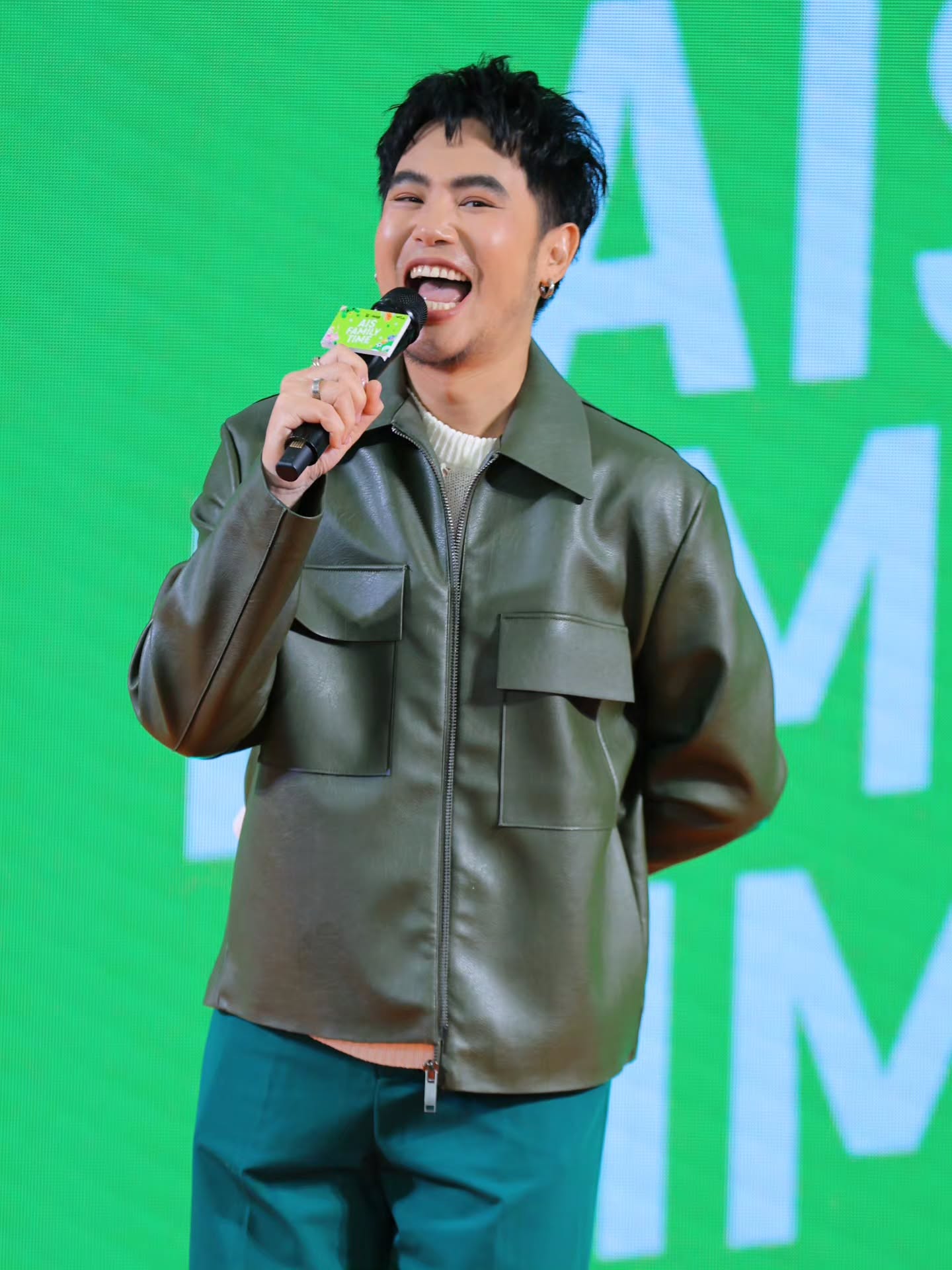 อ๋อง - เขมรัชต์ สุนทรนนท์