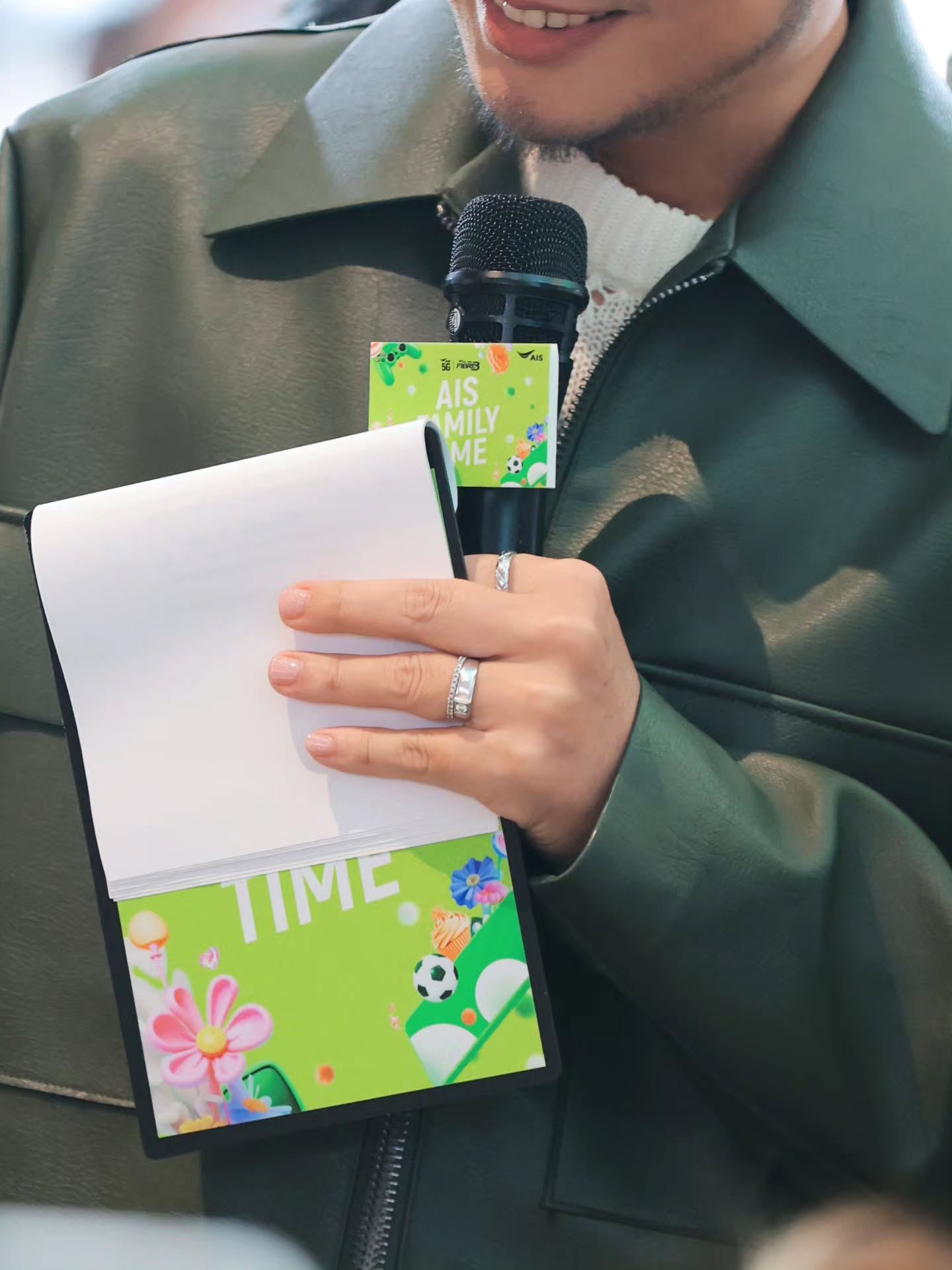 อ๋อง - เขมรัชต์ สุนทรนนท์
