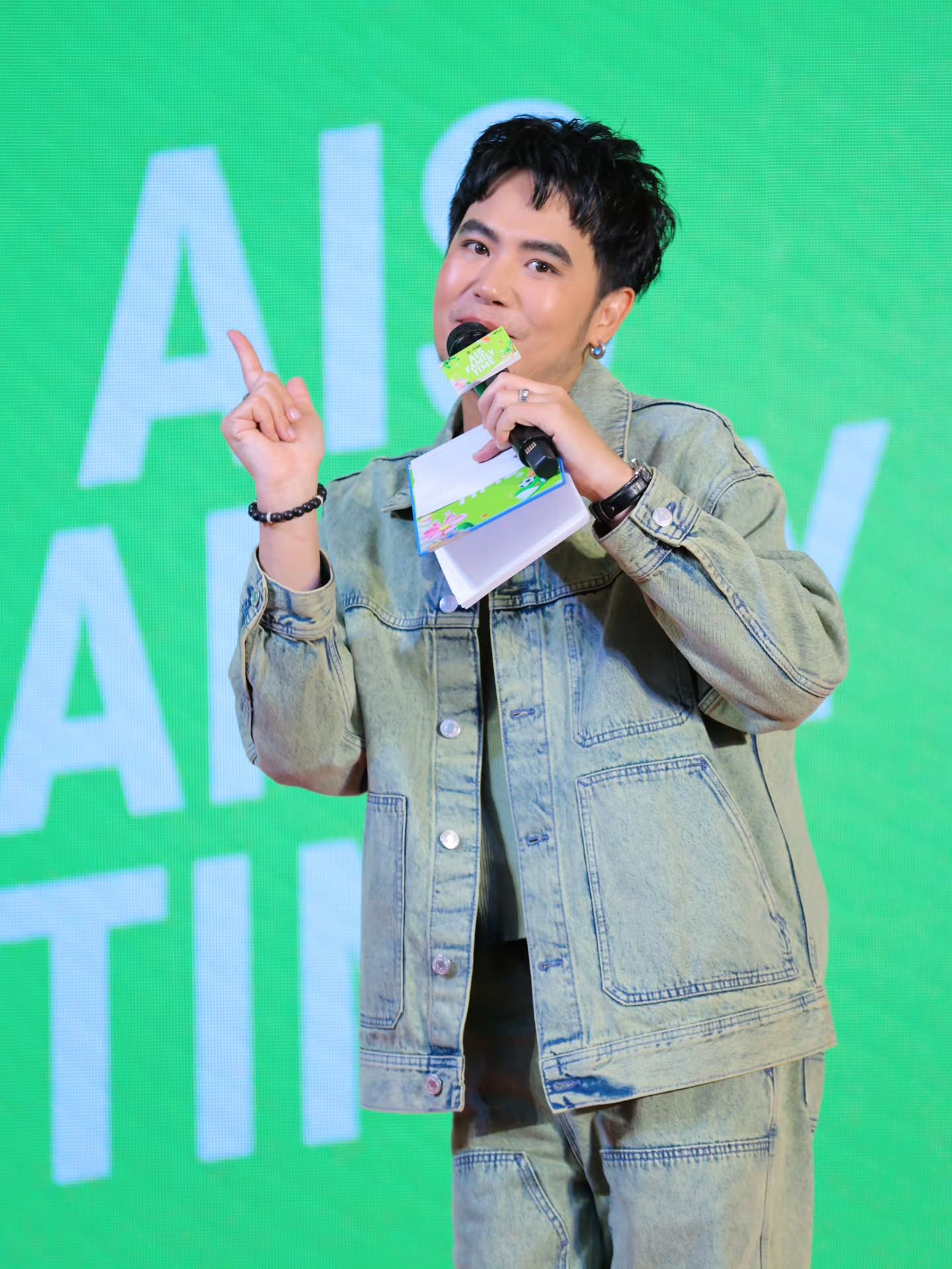 อ๋อง - เขมรัชต์ สุนทรนนท์