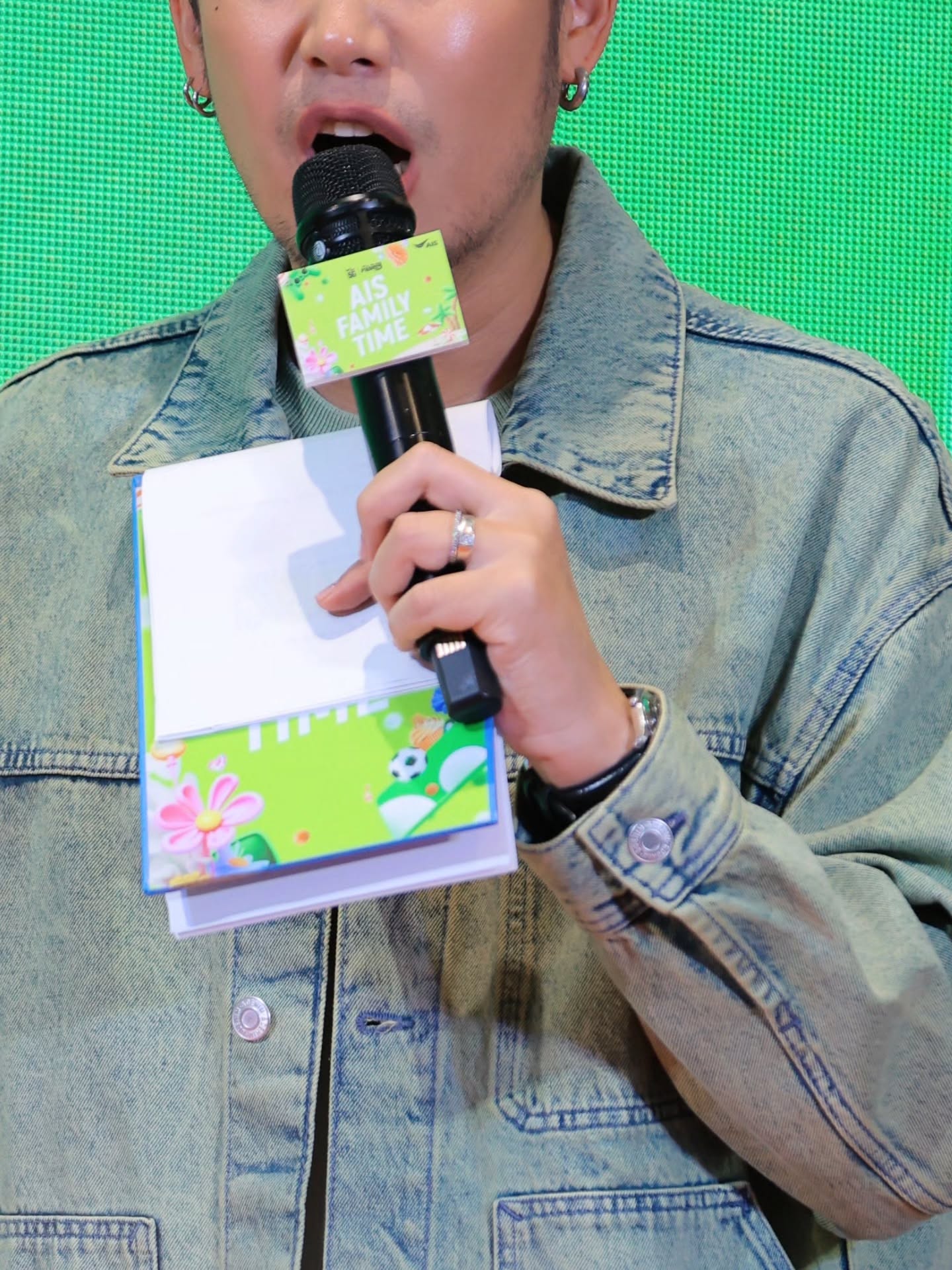 อ๋อง - เขมรัชต์ สุนทรนนท์