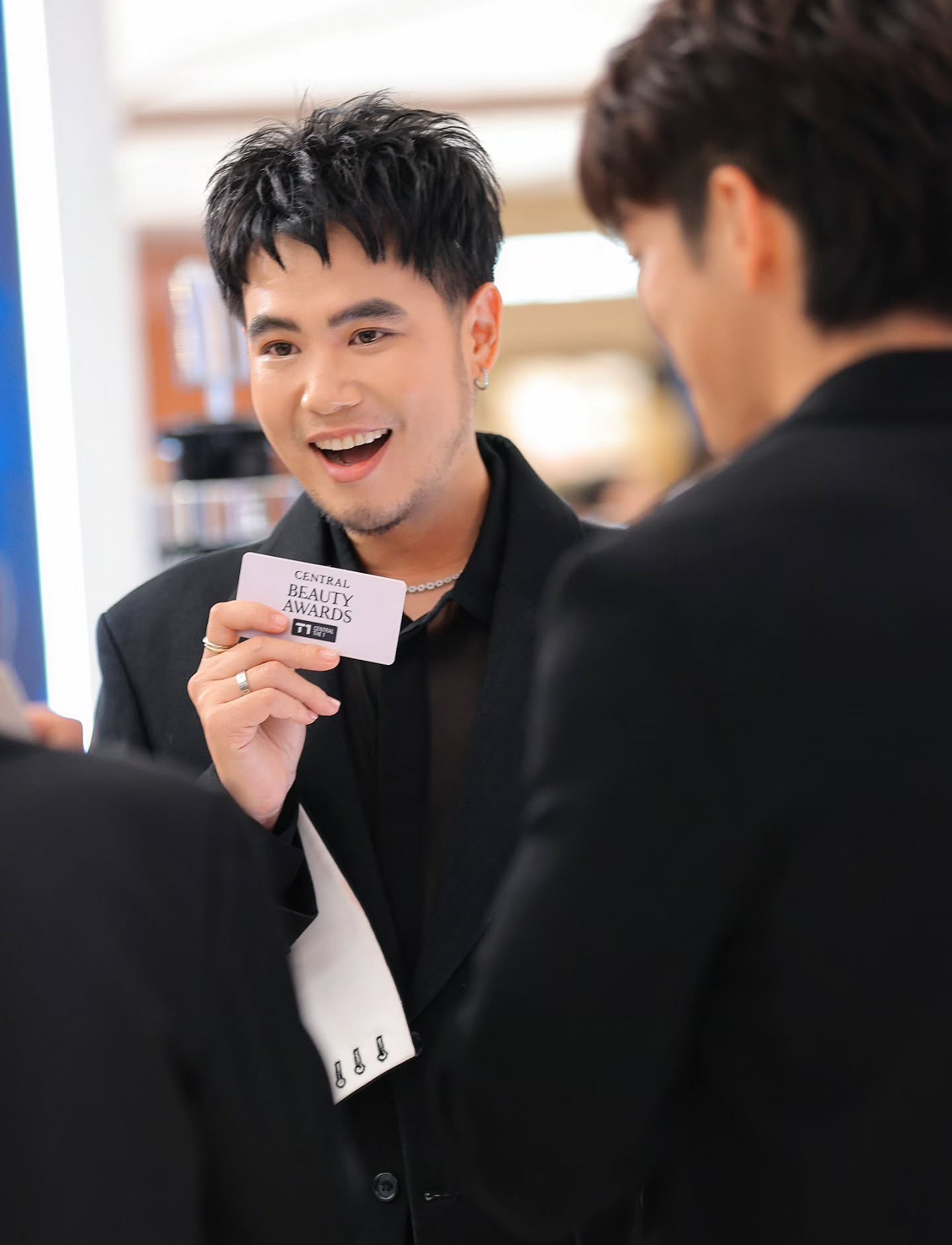 อ๋อง - เขมรัชต์ สุนทรนนท์