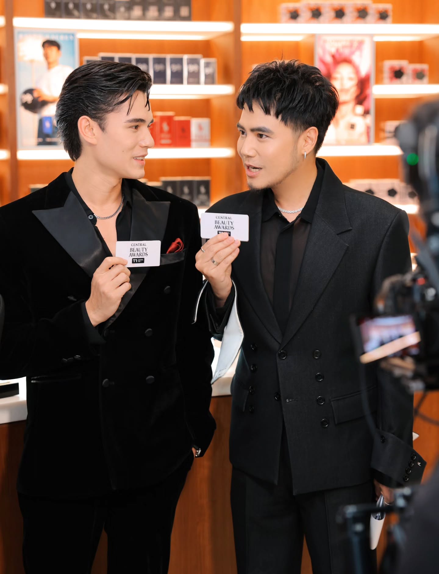 อ๋อง - เขมรัชต์ สุนทรนนท์