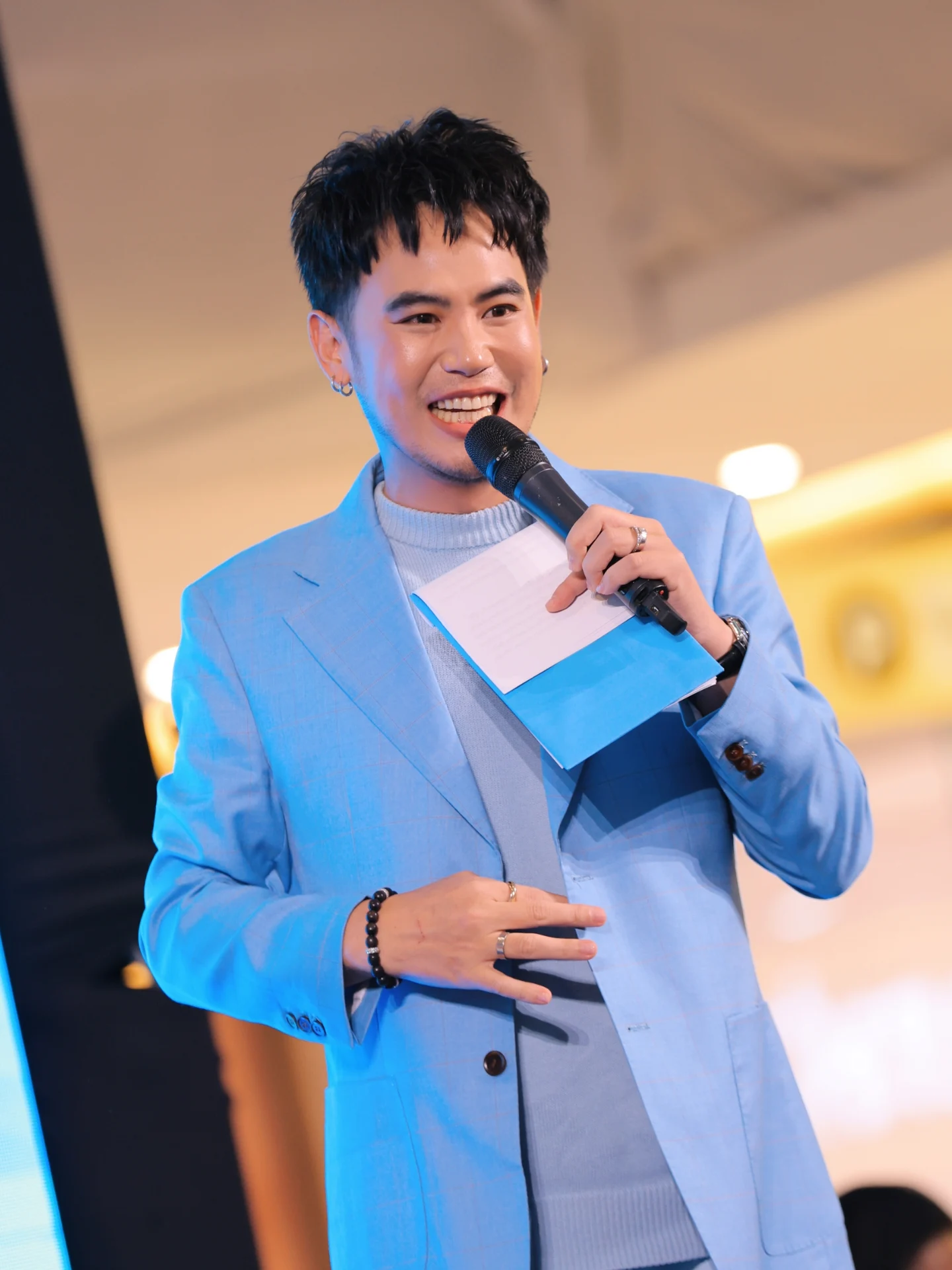 อ๋อง - เขมรัชต์ สุนทรนนท์