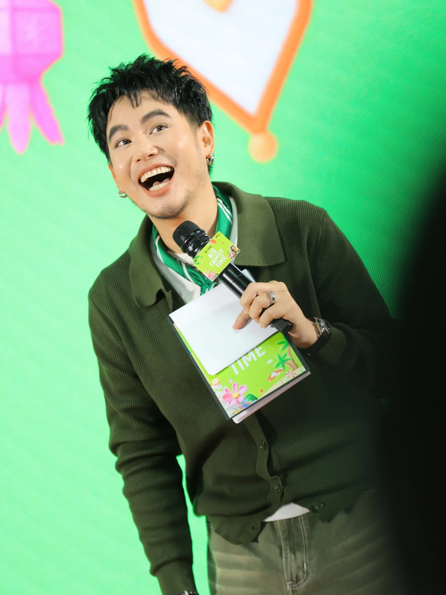 อ๋อง - เขมรัชต์ สุนทรนนท์