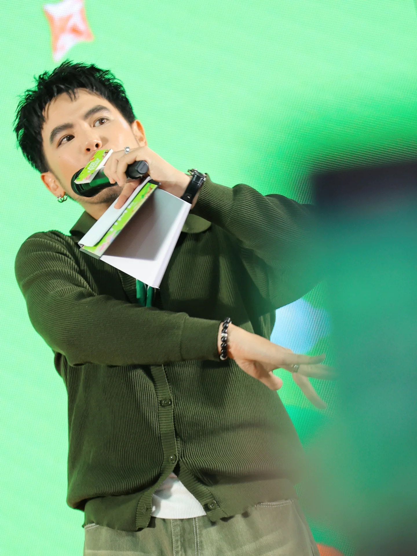 อ๋อง - เขมรัชต์ สุนทรนนท์