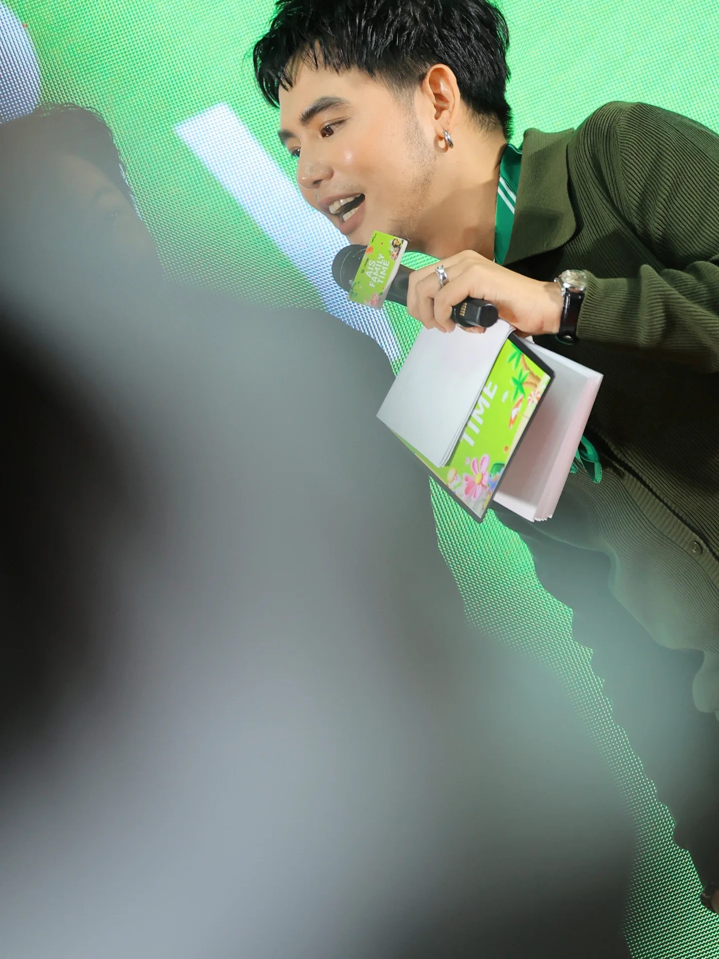อ๋อง - เขมรัชต์ สุนทรนนท์