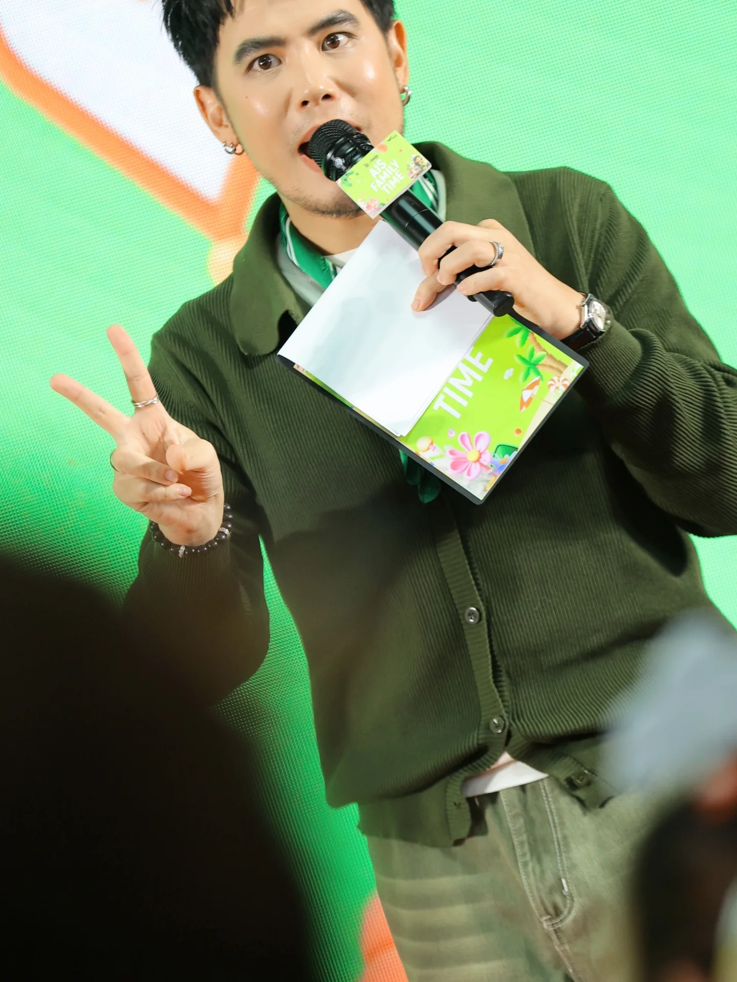 อ๋อง - เขมรัชต์ สุนทรนนท์