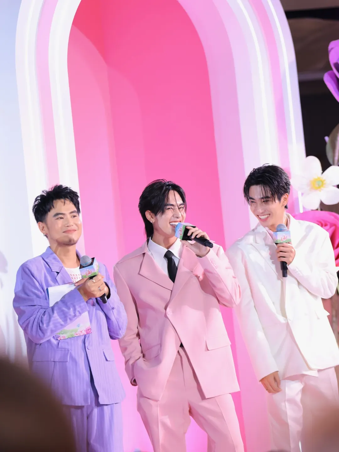 อ๋อง - เขมรัชต์ สุนทรนนท์