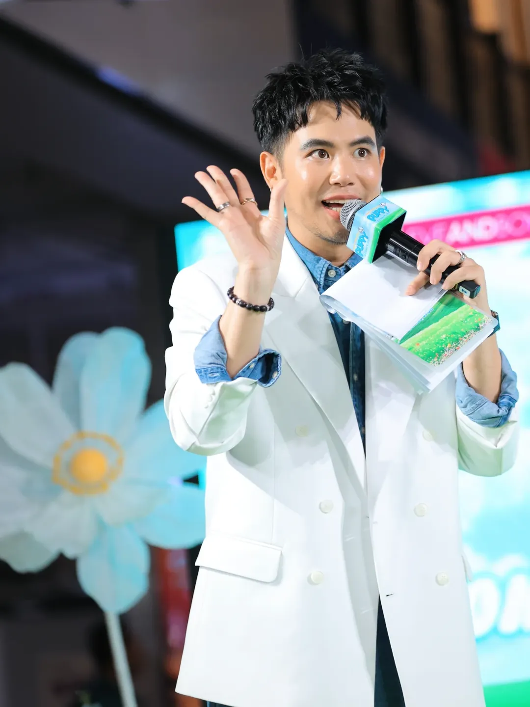 อ๋อง - เขมรัชต์ สุนทรนนท์
