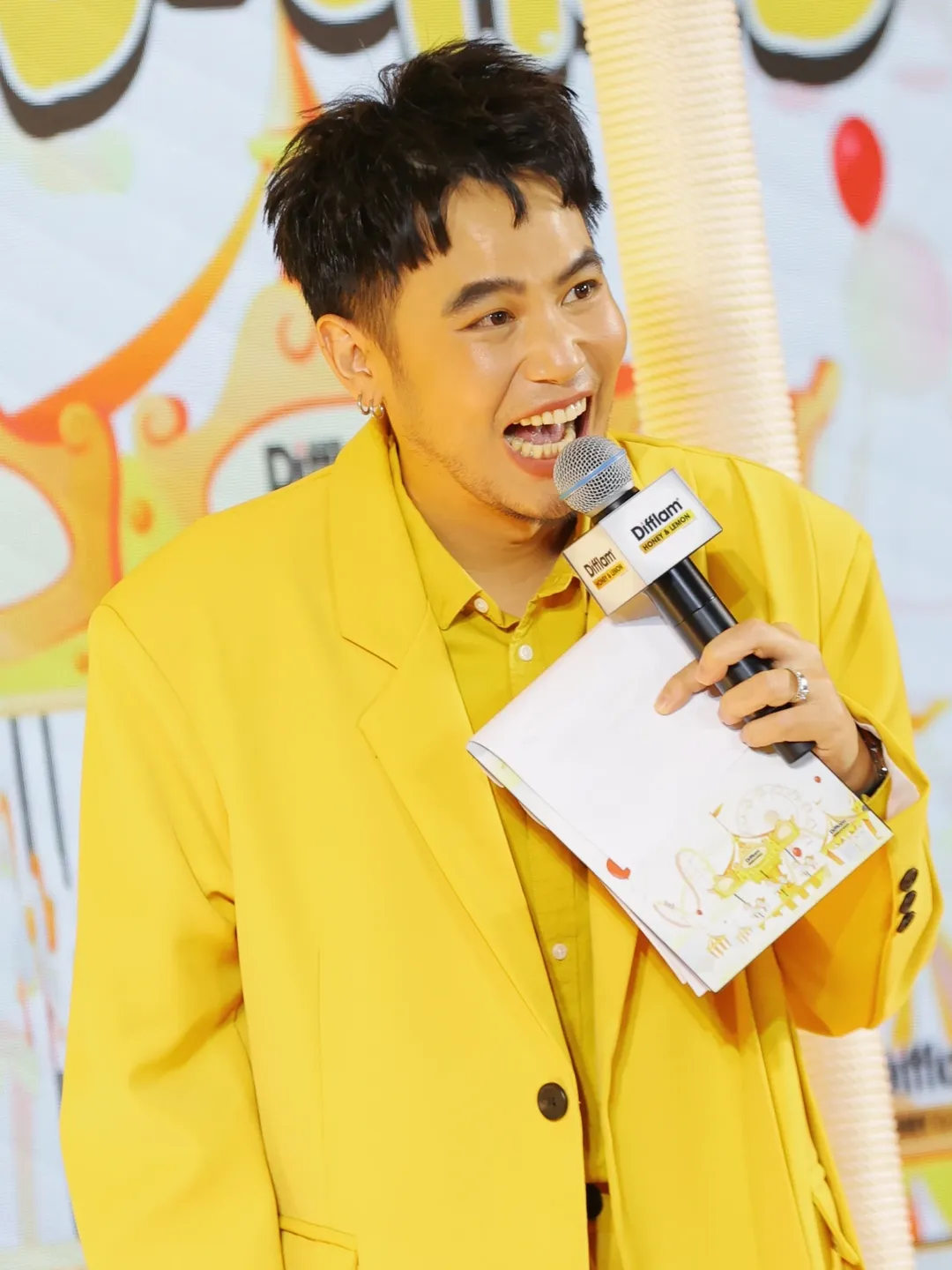 อ๋อง - เขมรัชต์ สุนทรนนท์