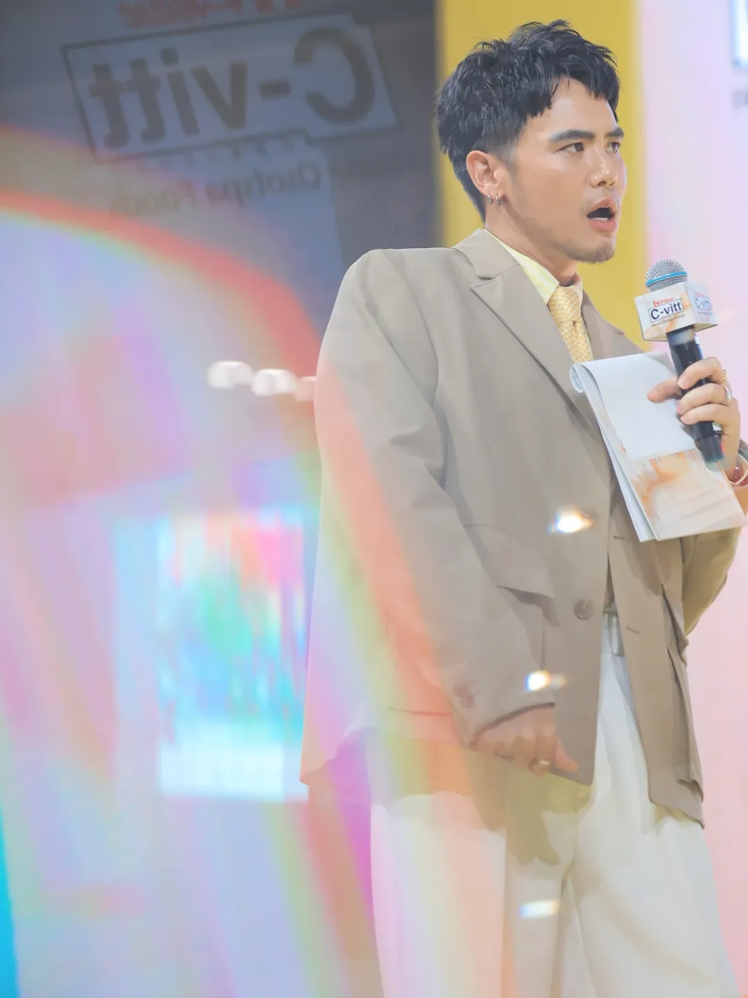 อ๋อง - เขมรัชต์ สุนทรนนท์
