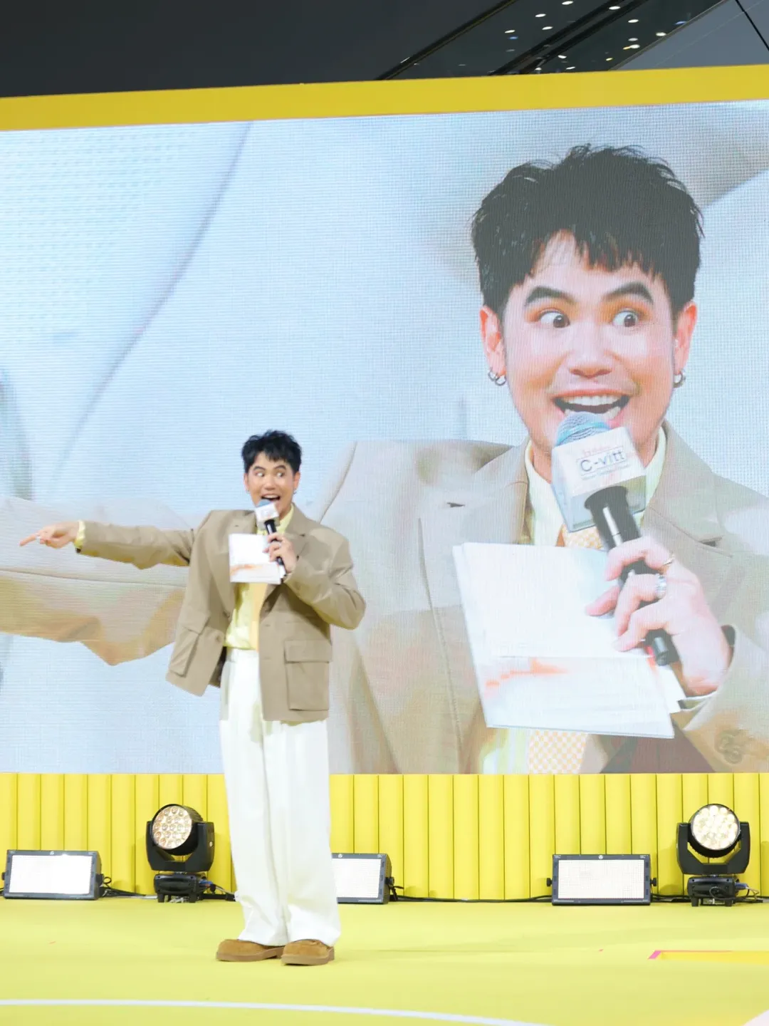 อ๋อง - เขมรัชต์ สุนทรนนท์
