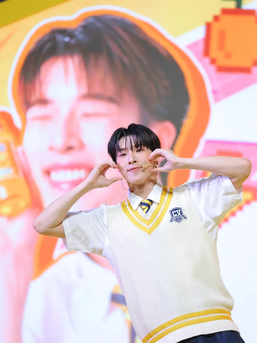 อ๋อง - เขมรัชต์ สุนทรนนท์