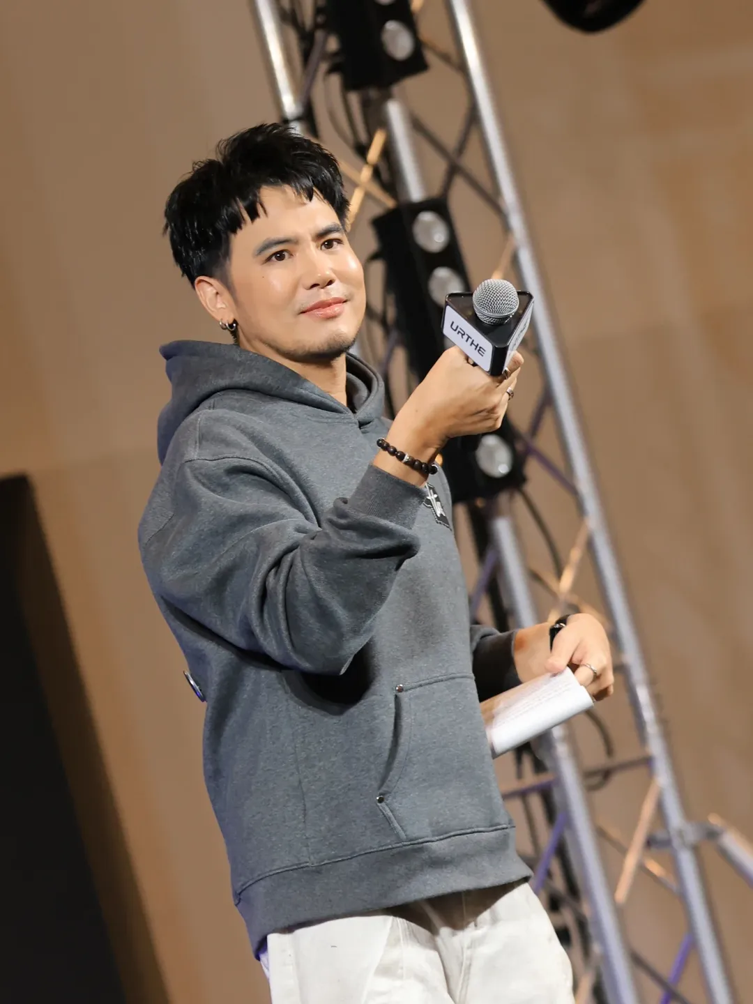 อ๋อง - เขมรัชต์ สุนทรนนท์