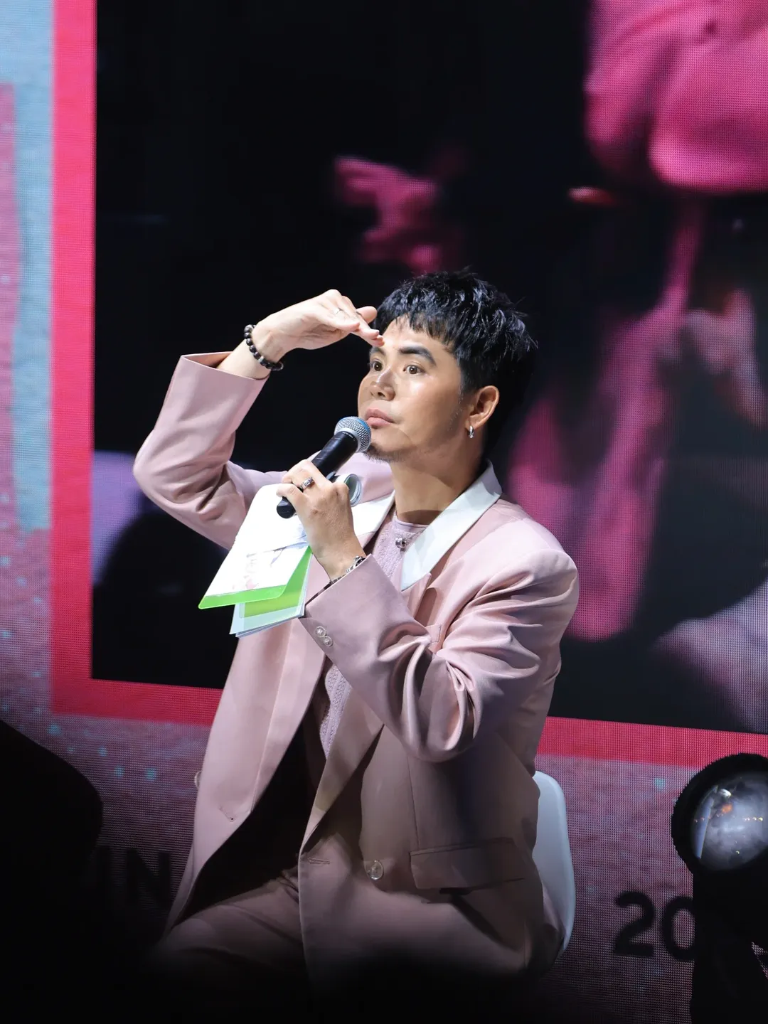 อ๋อง - เขมรัชต์ สุนทรนนท์