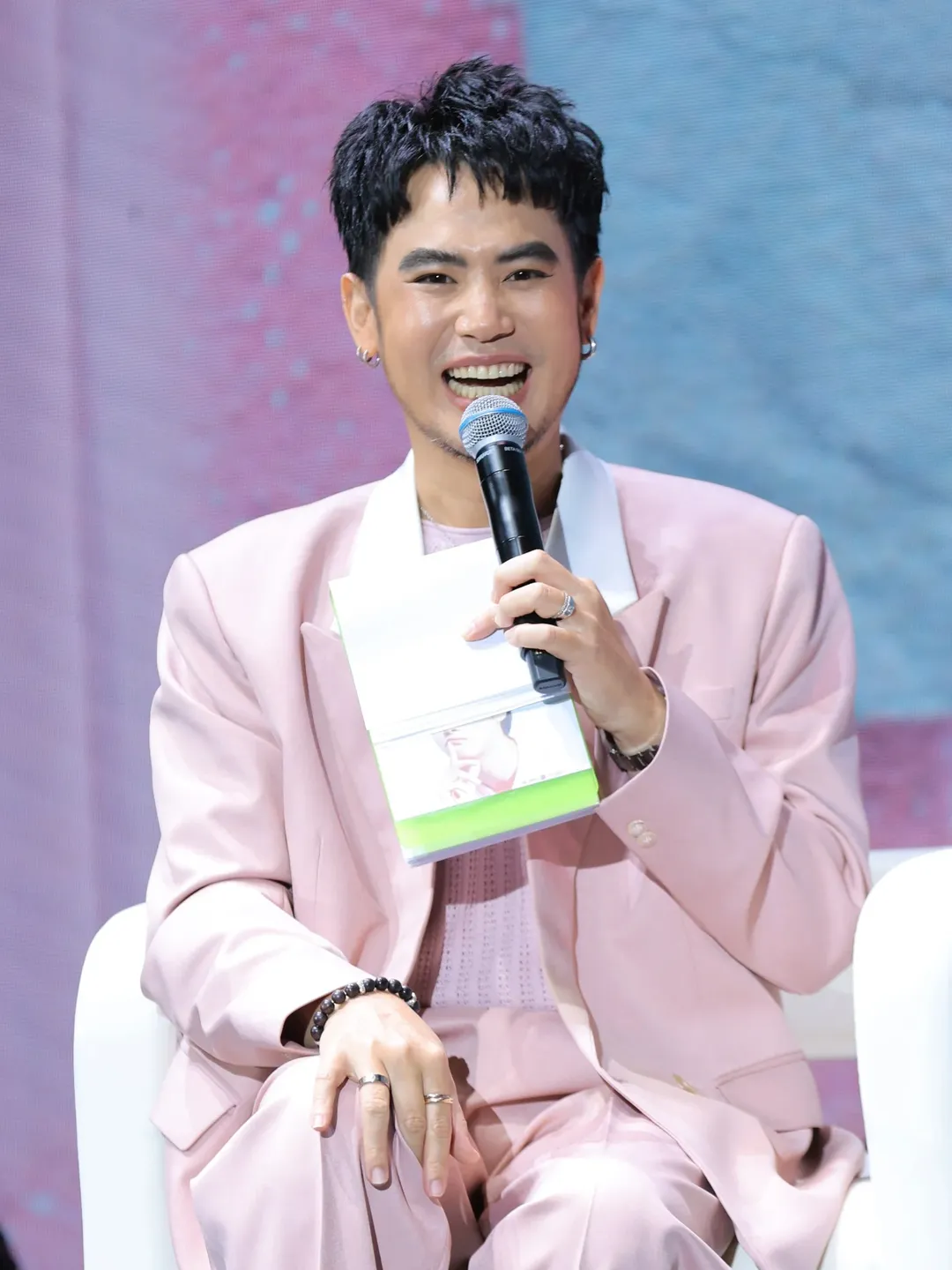 อ๋อง - เขมรัชต์ สุนทรนนท์