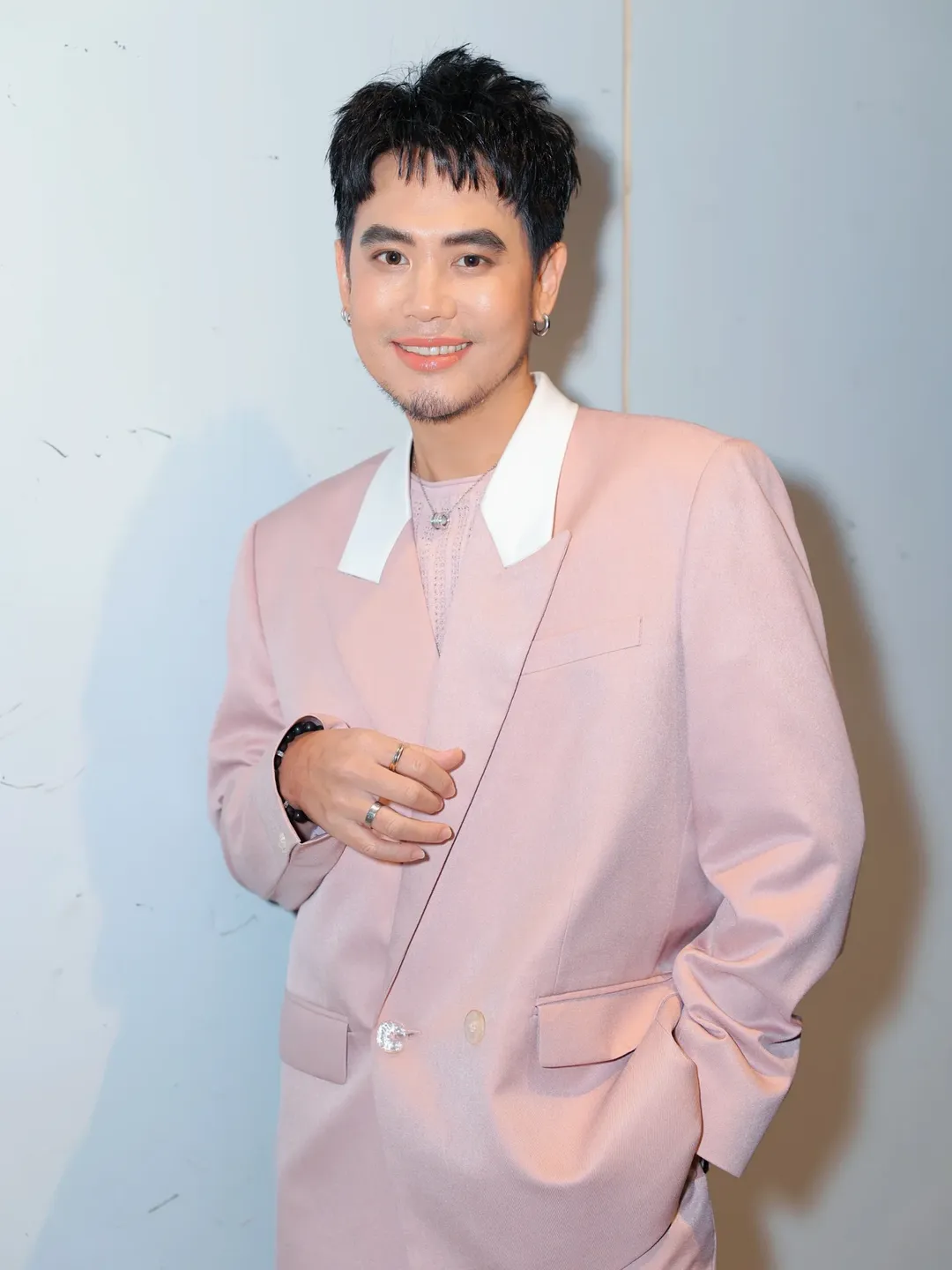 อ๋อง - เขมรัชต์ สุนทรนนท์
