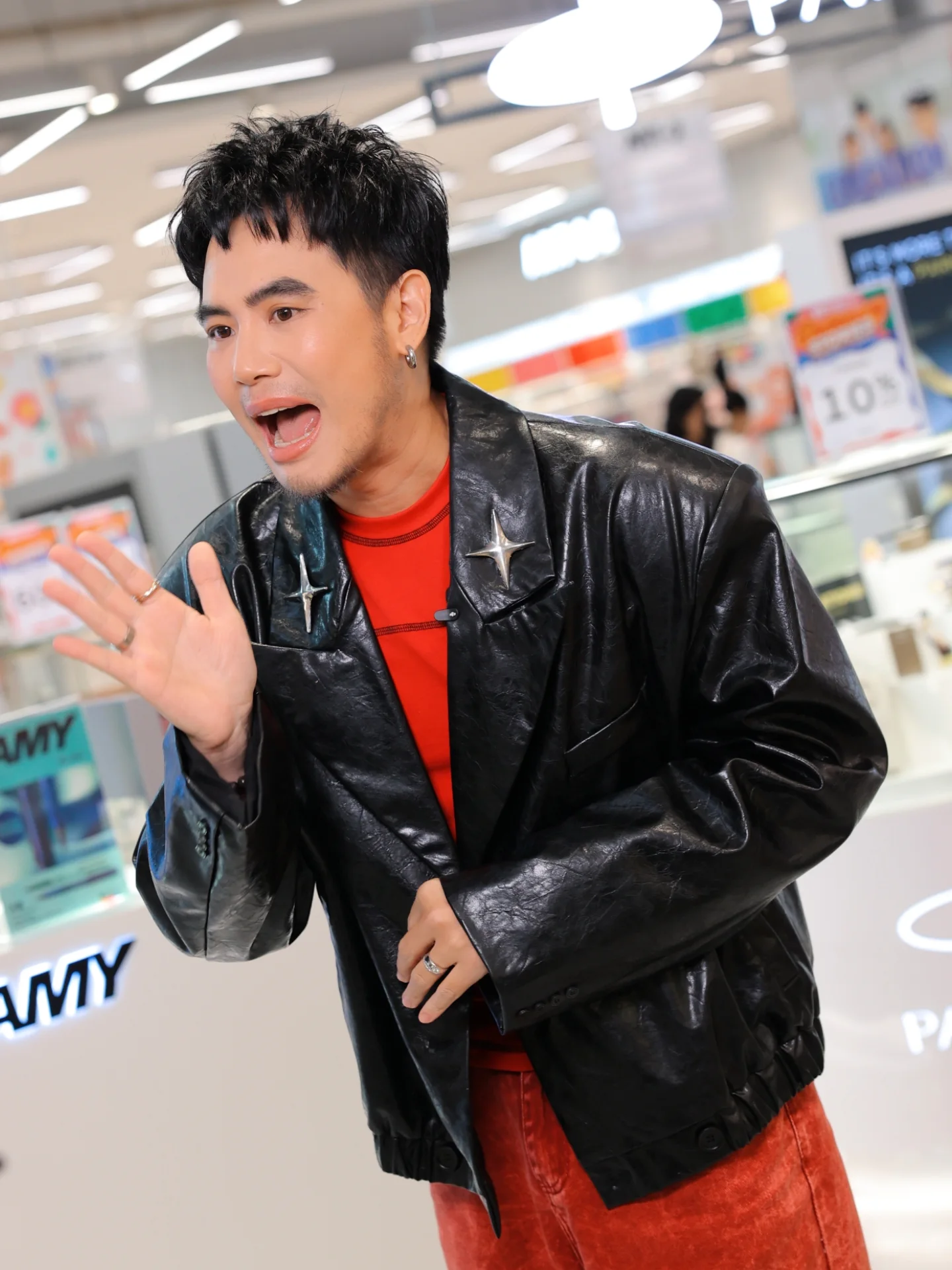 อ๋อง - เขมรัชต์ สุนทรนนท์