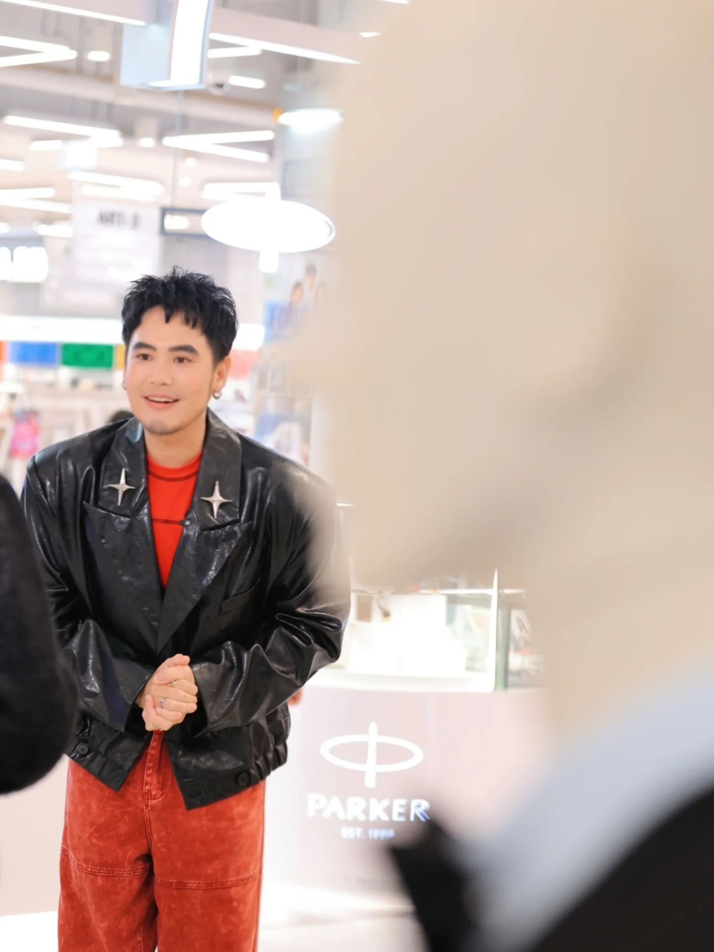 อ๋อง - เขมรัชต์ สุนทรนนท์