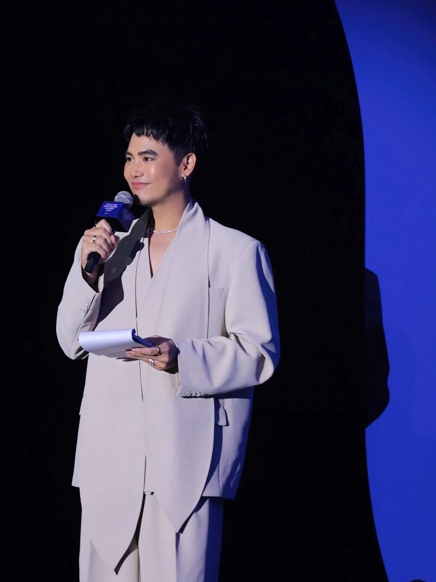 อ๋อง - เขมรัชต์ สุนทรนนท์