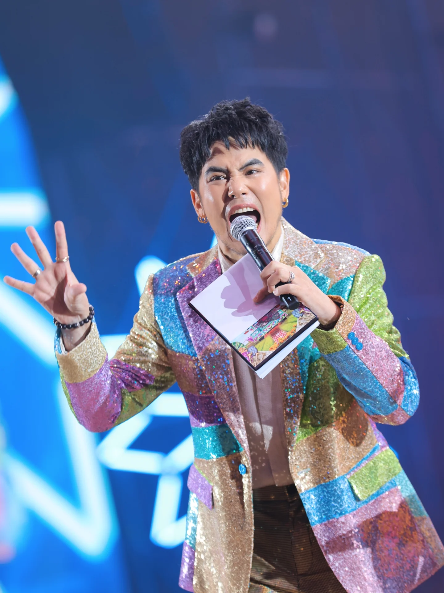 อ๋อง - เขมรัชต์ สุนทรนนท์