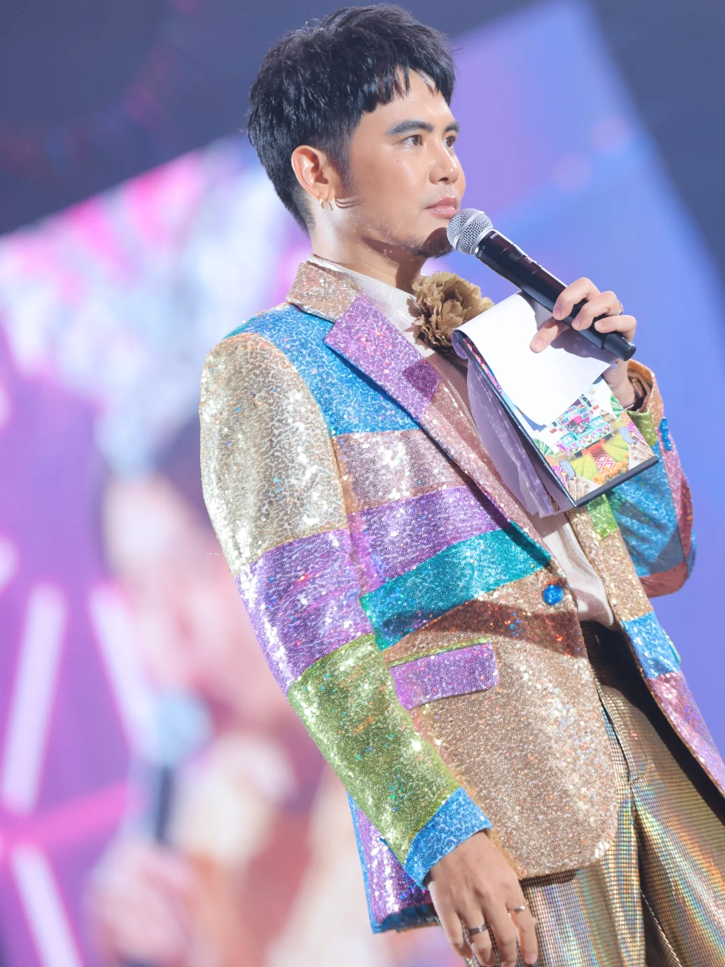 อ๋อง - เขมรัชต์ สุนทรนนท์