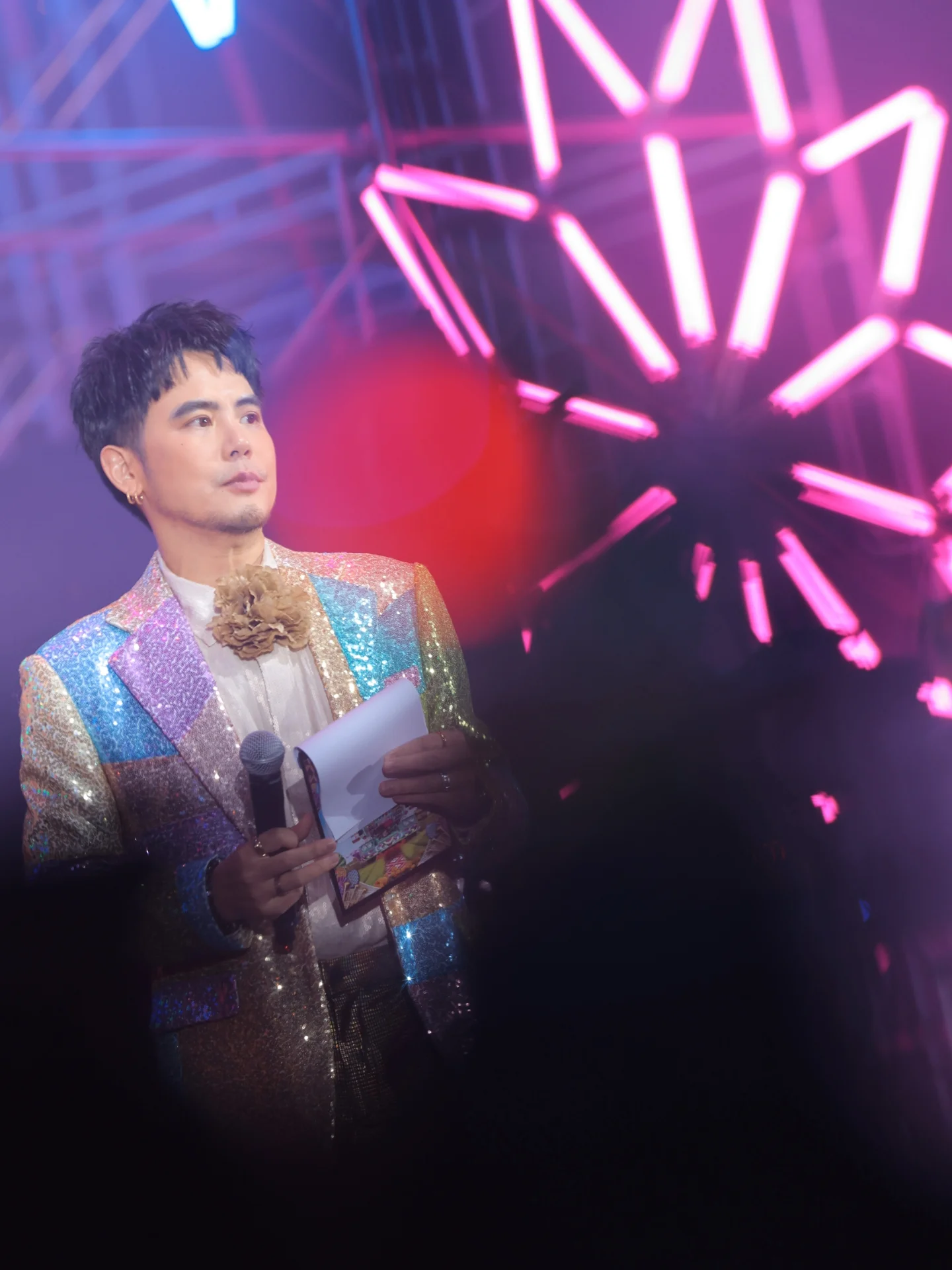 อ๋อง - เขมรัชต์ สุนทรนนท์