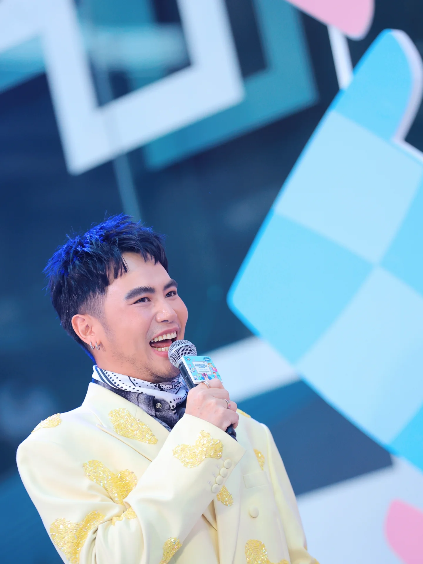 อ๋อง - เขมรัชต์ สุนทรนนท์