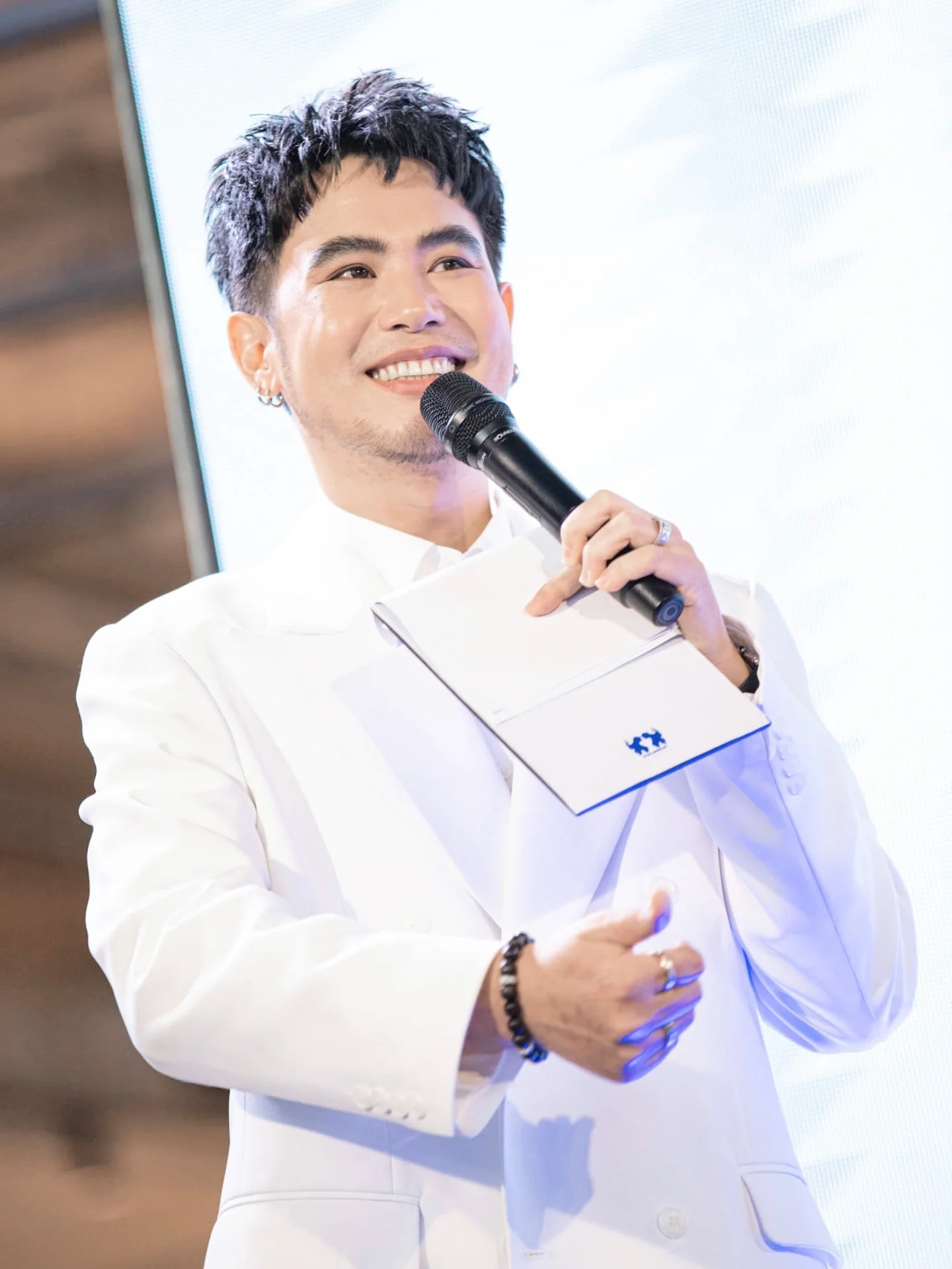 อ๋อง - เขมรัชต์ สุนทรนนท์